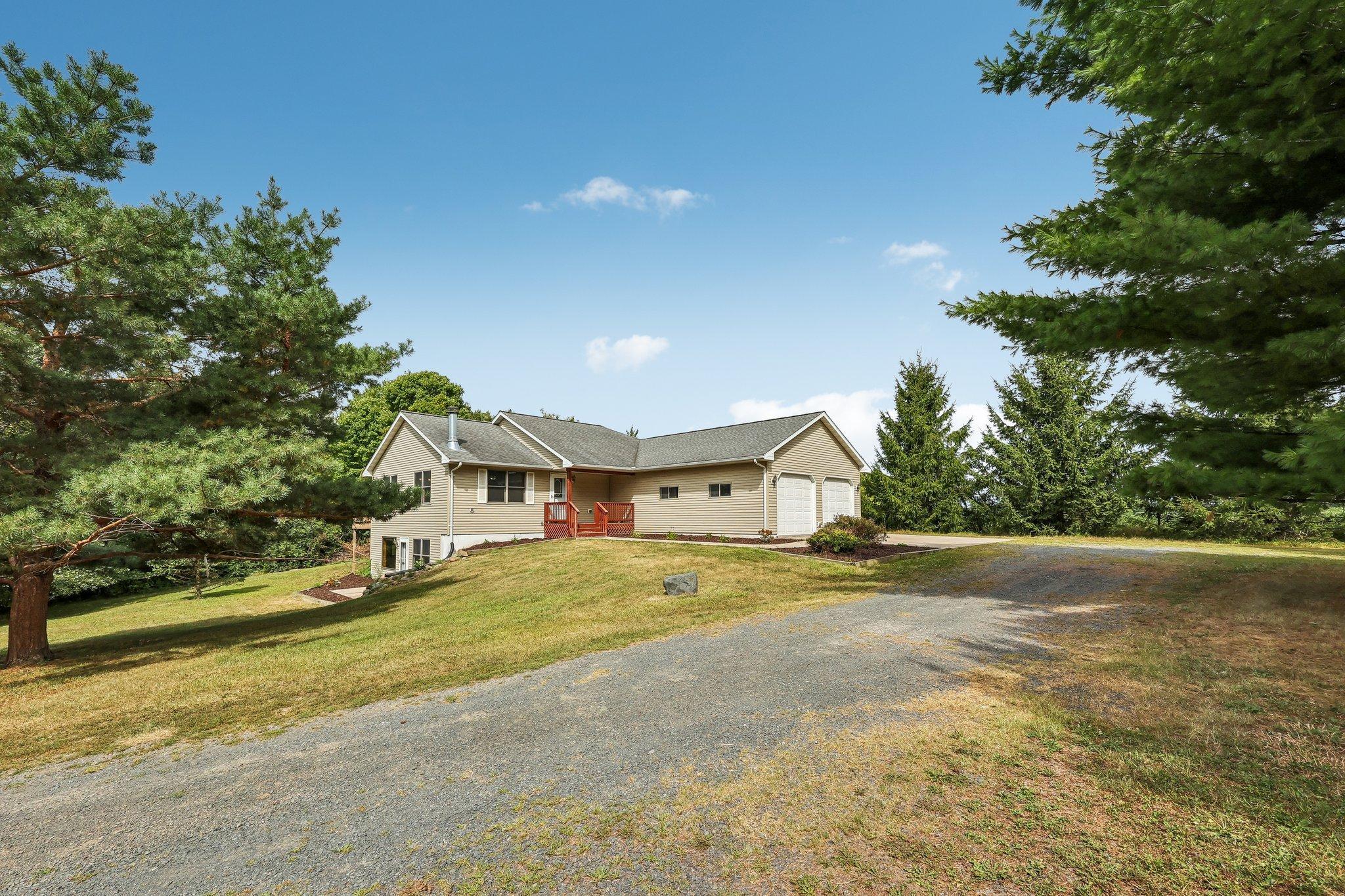 1871 140th Avenue Property Photo 1