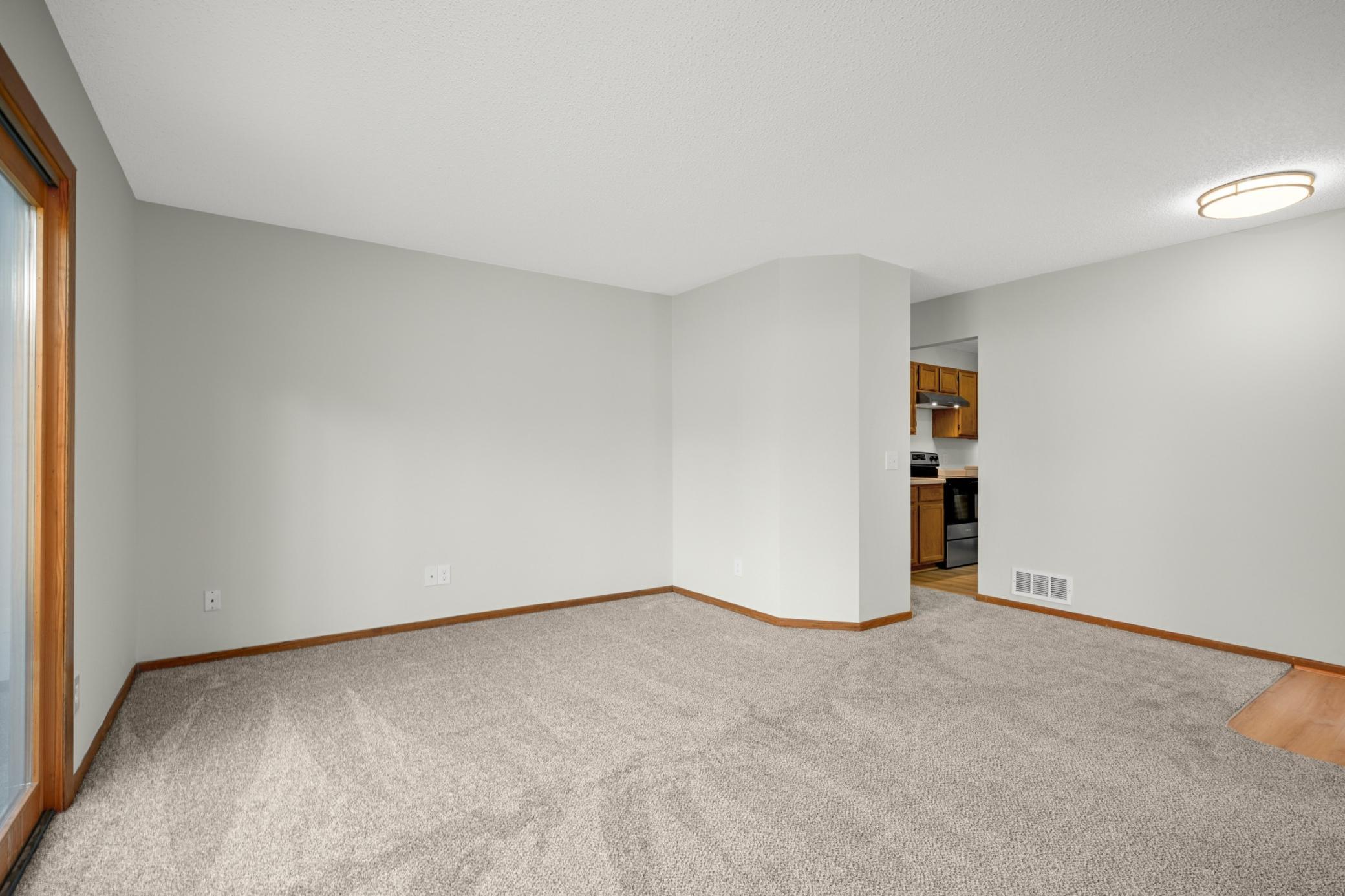 4061 Maureen Drive Ne 106ne Property Photo 6