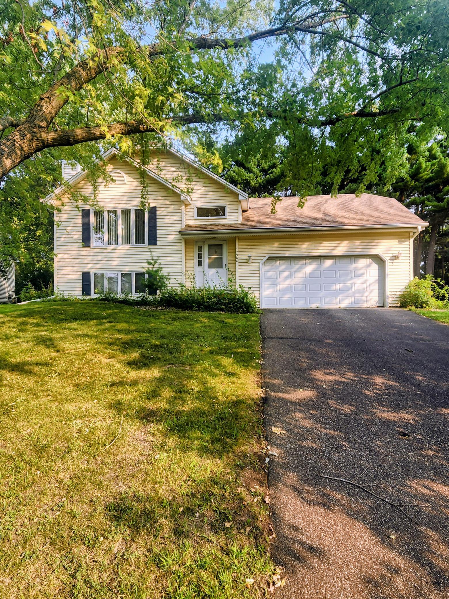 17964 Lorence Way Property Photo 1