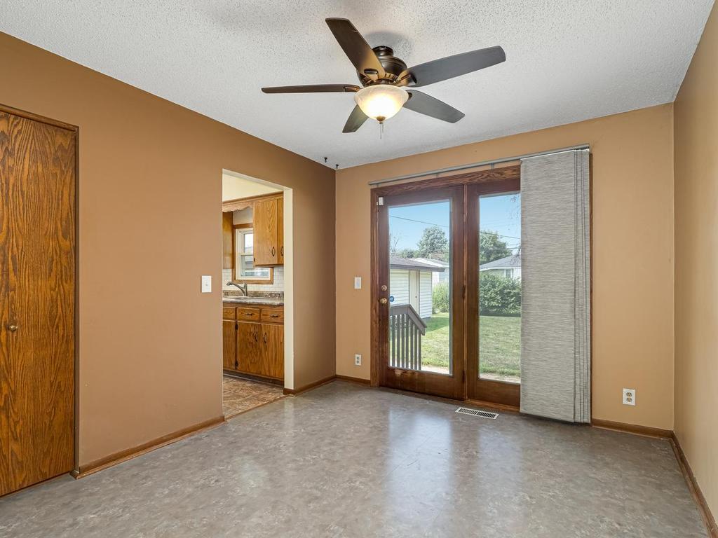 6231 Quail Avenue N Property Photo 13