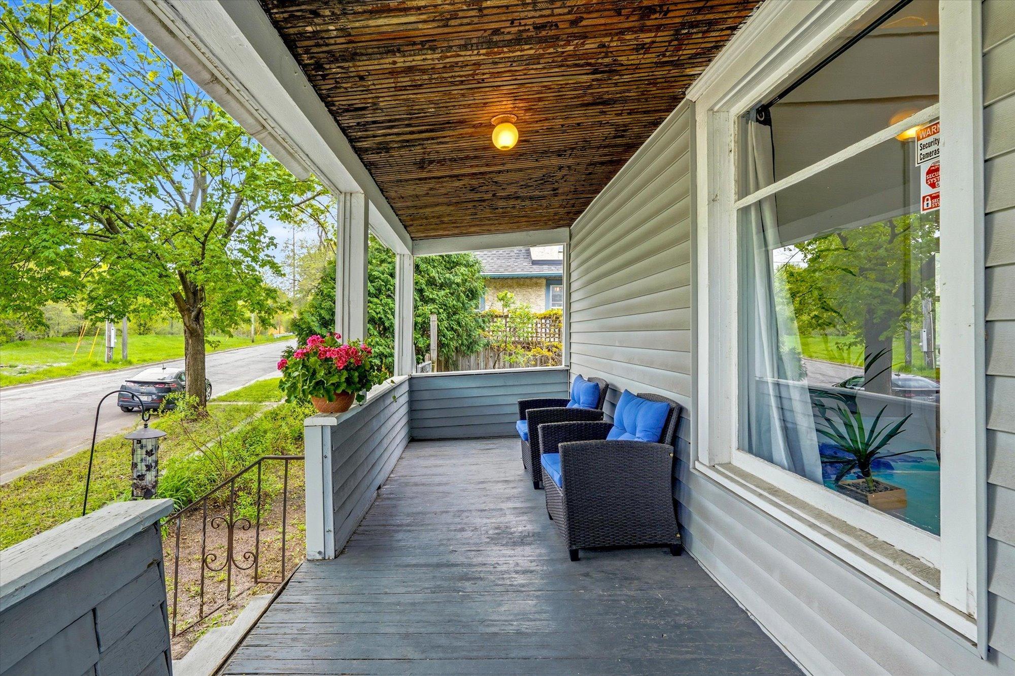891 Benhill Road Property Photo 7