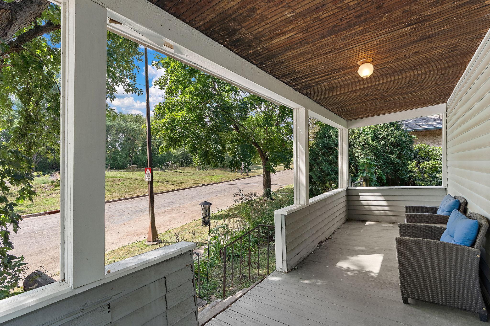 891 Benhill Road Property Photo 7