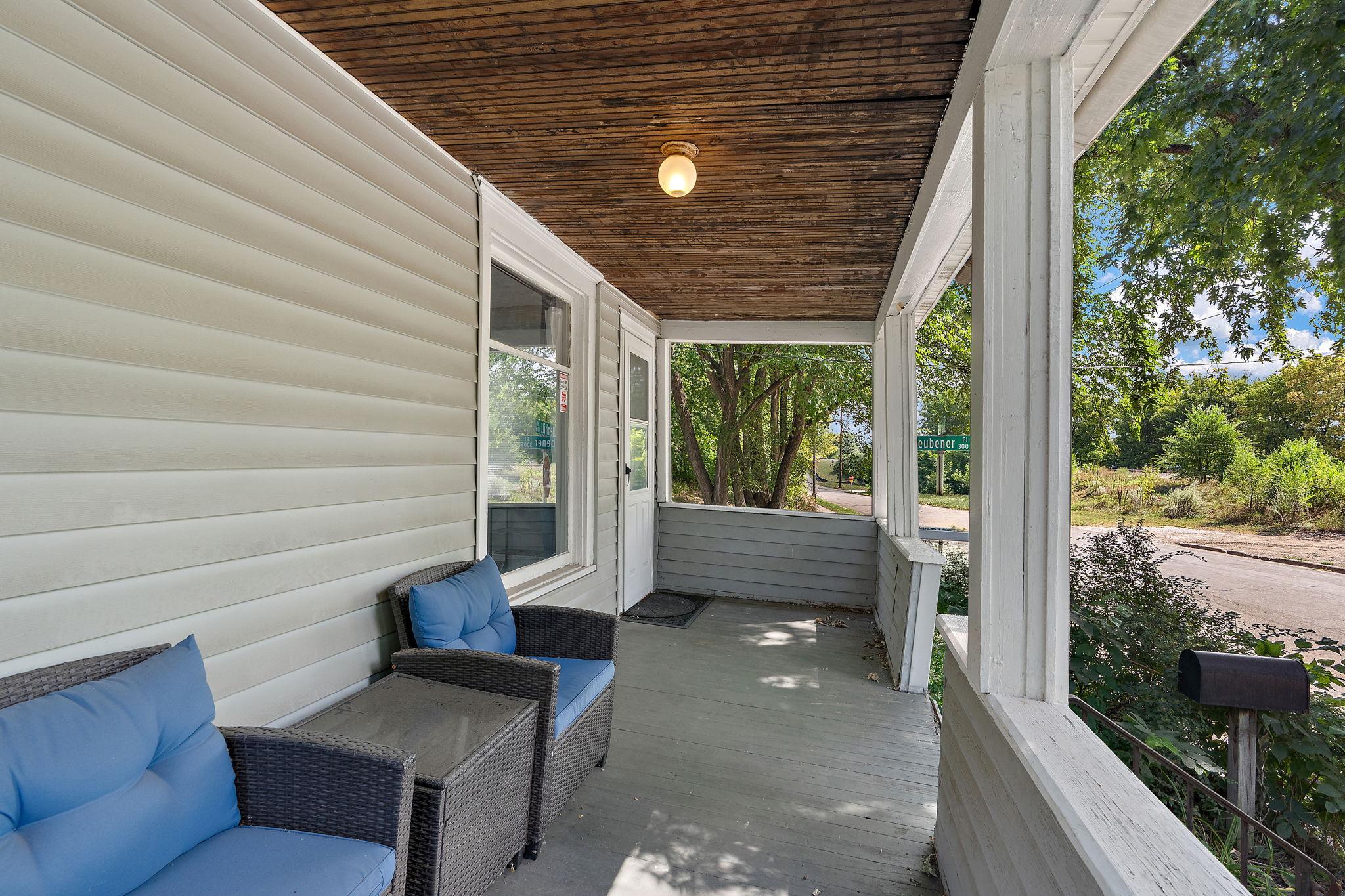 891 Benhill Road Property Photo 8