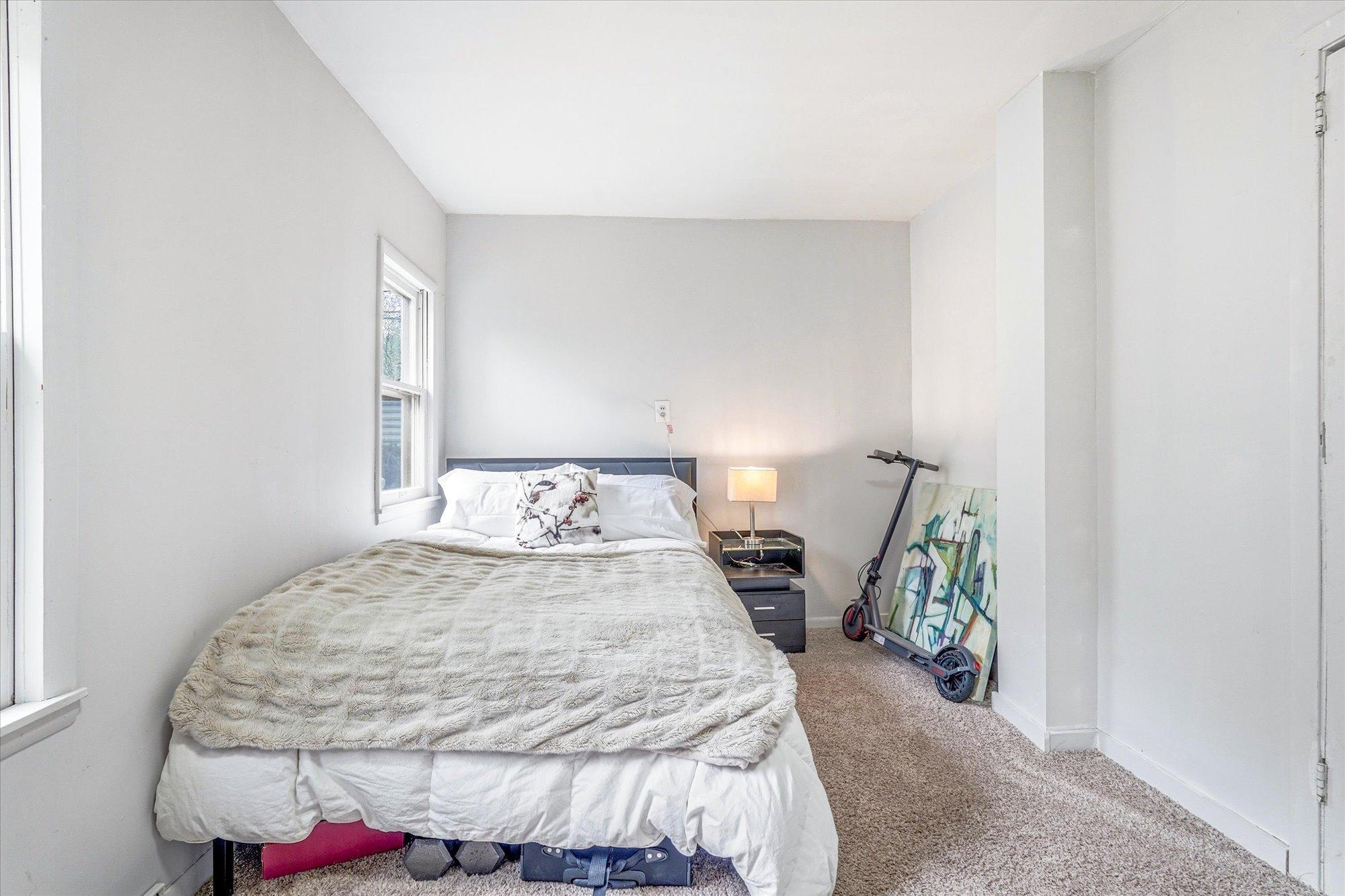 891 Benhill Road Property Photo 11