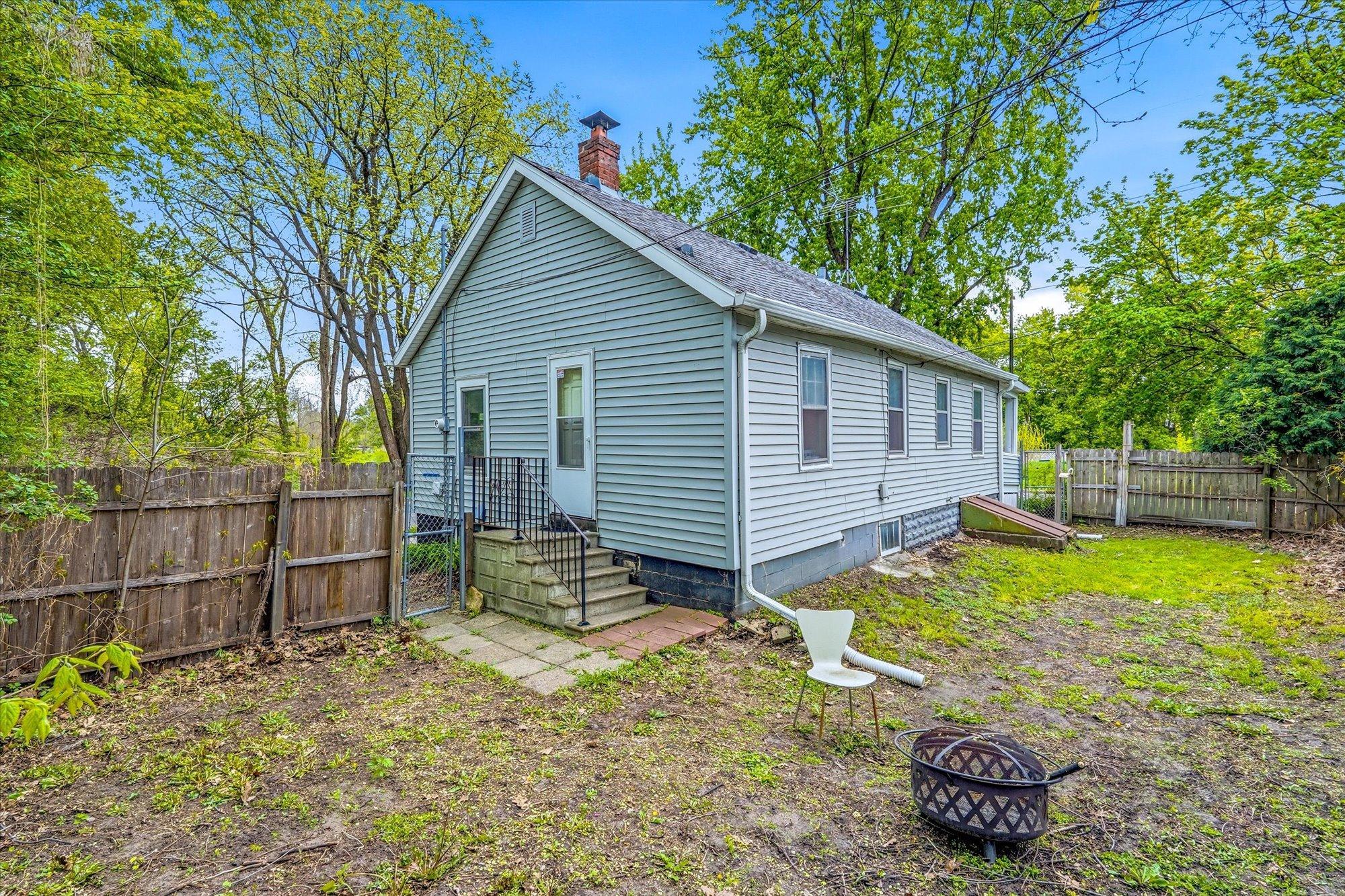 891 Benhill Road Property Photo 19