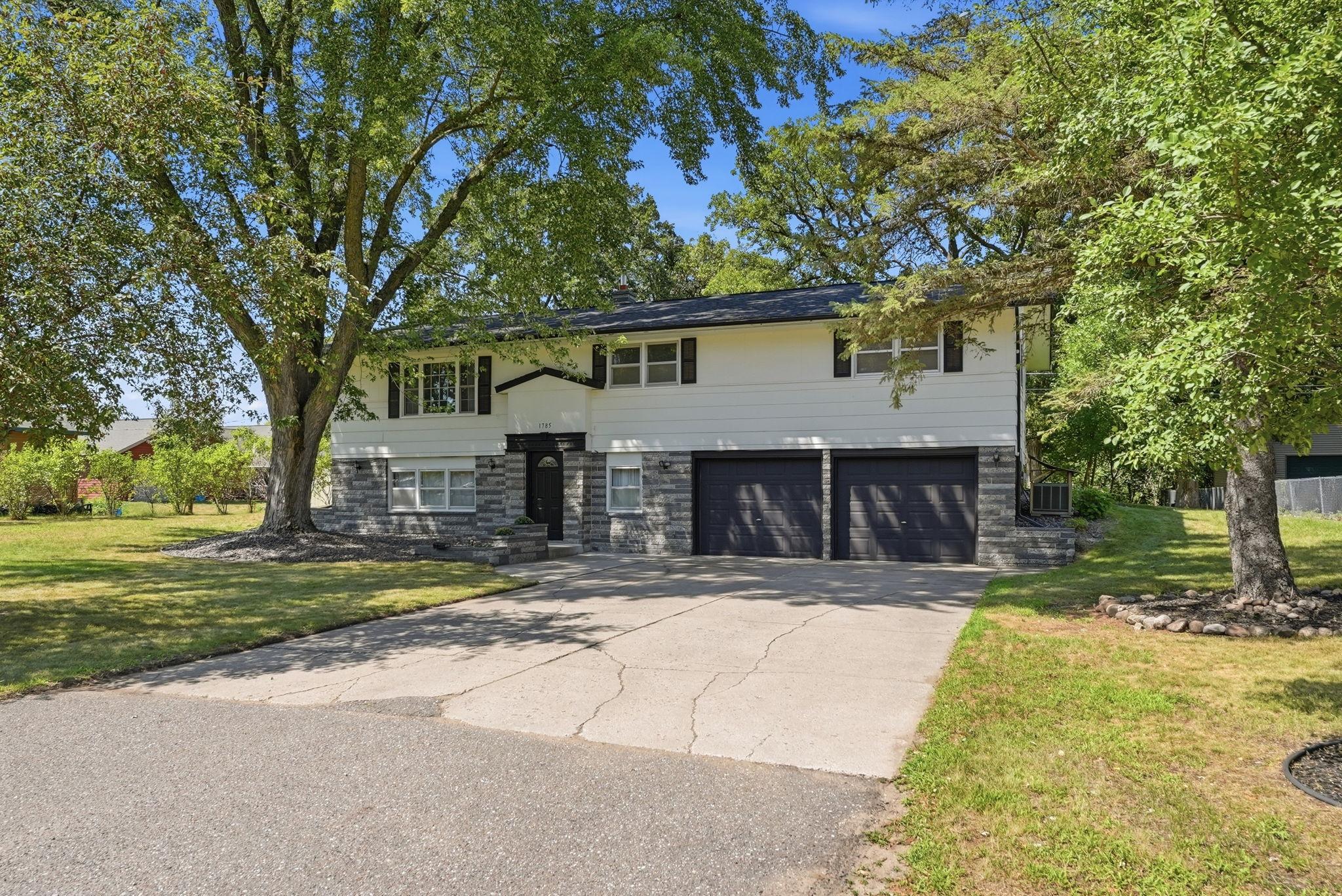 1785 Oak Road Property Photo 2