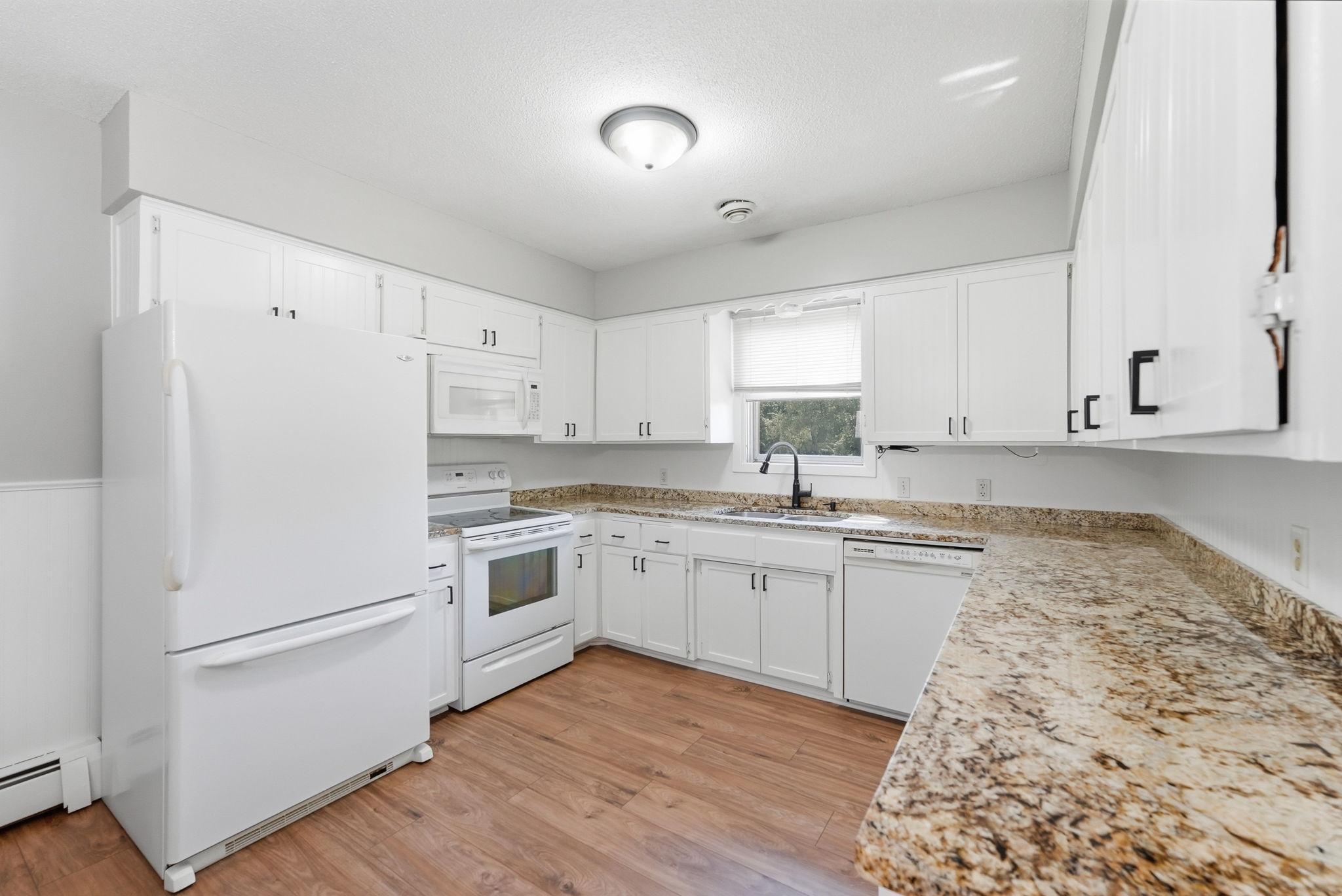 1785 Oak Road Property Photo 8