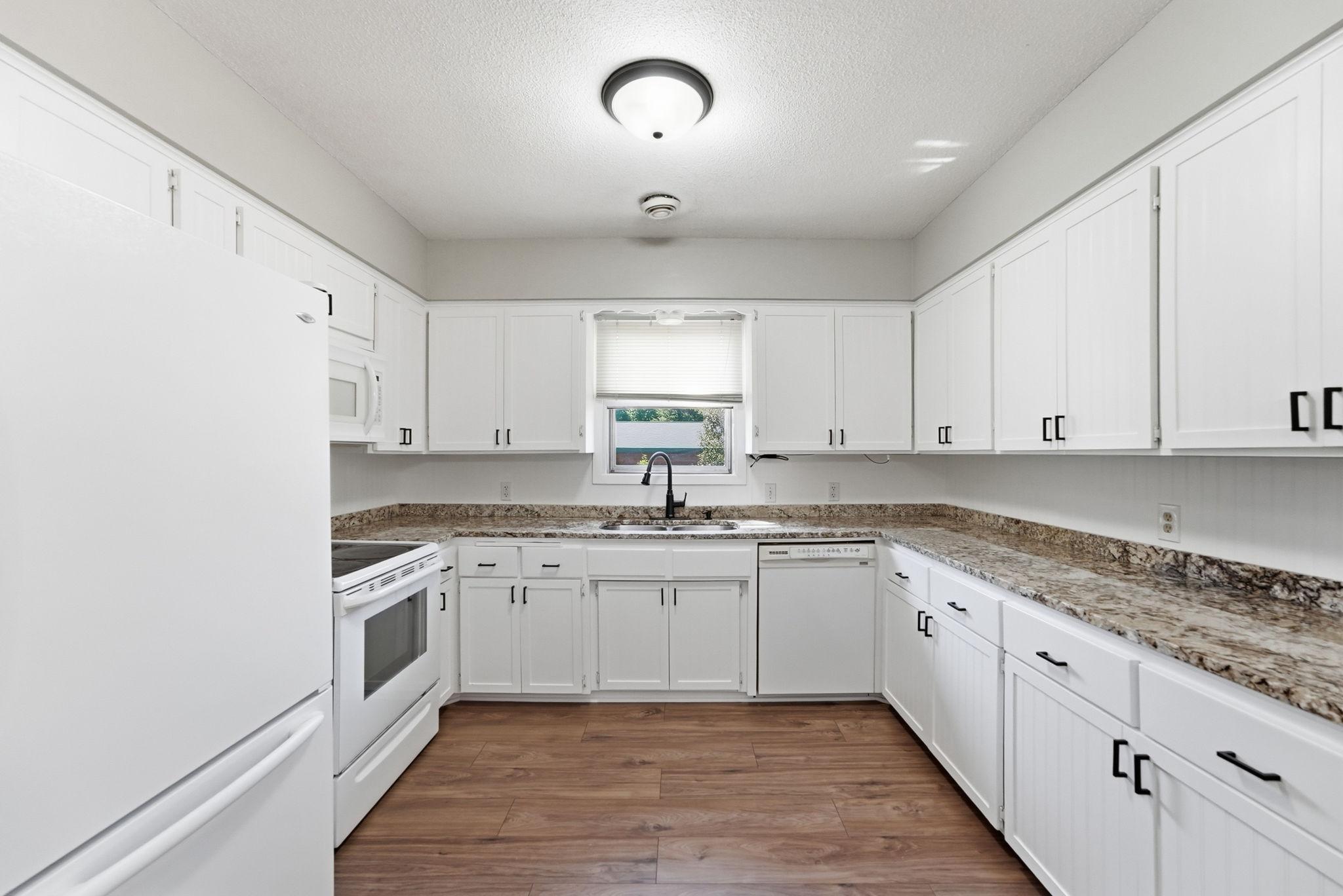 1785 Oak Road Property Photo 9