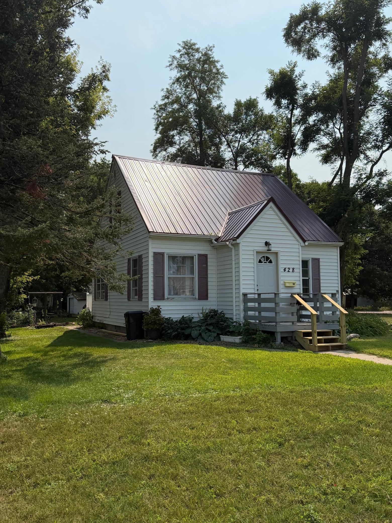 428 E Rooney Avenue Property Photo 1
