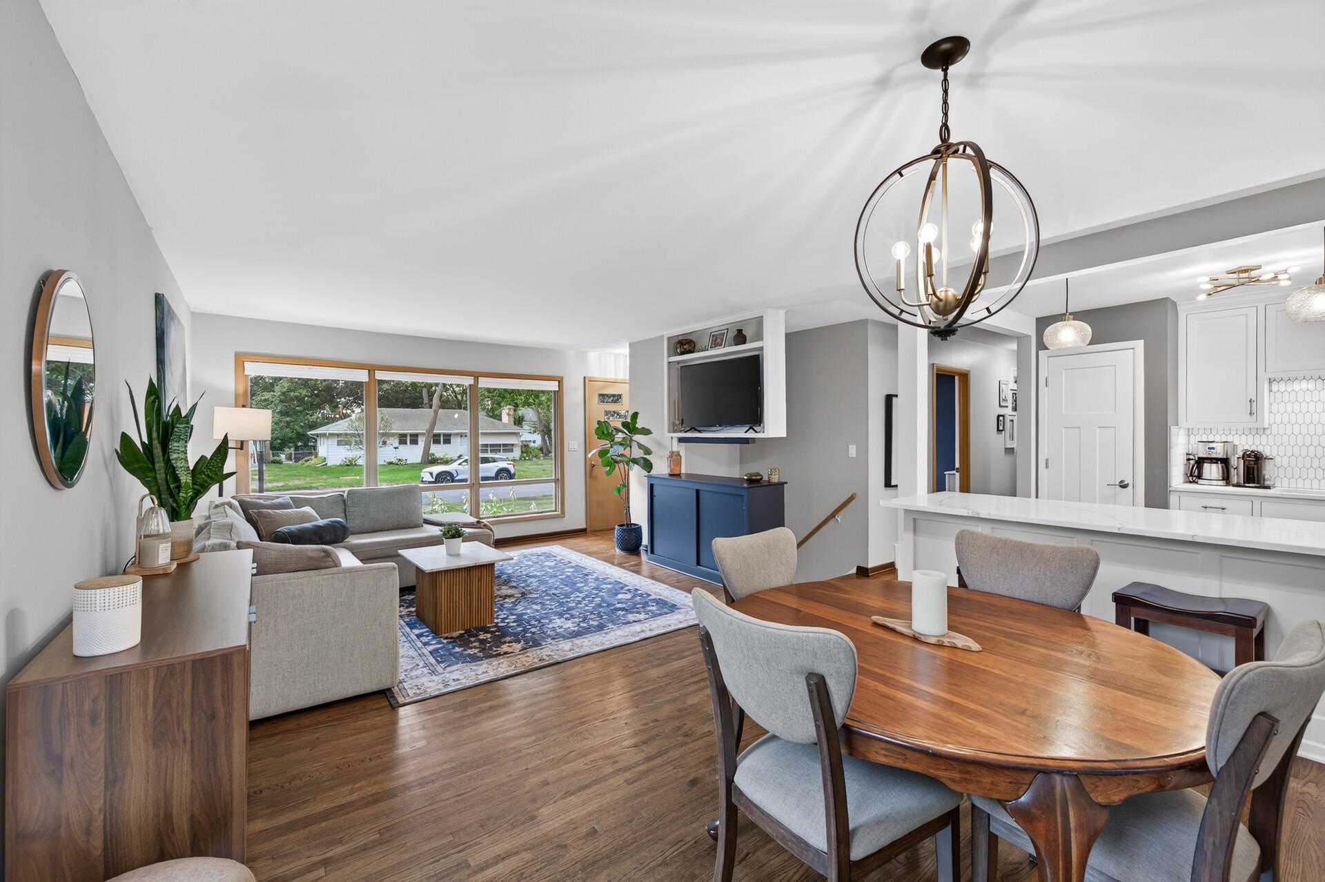 5221 Quebec Avenue N Property Photo 8