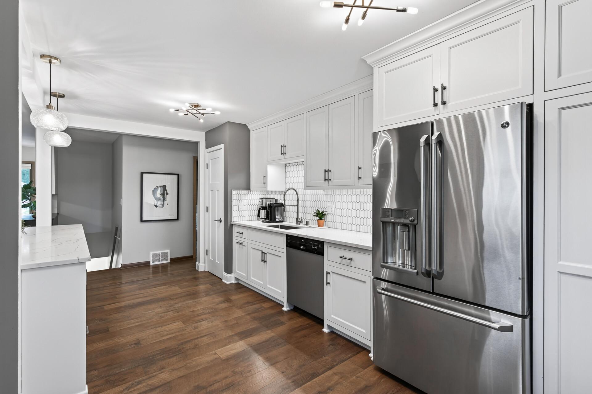 5221 Quebec Avenue N Property Photo 12