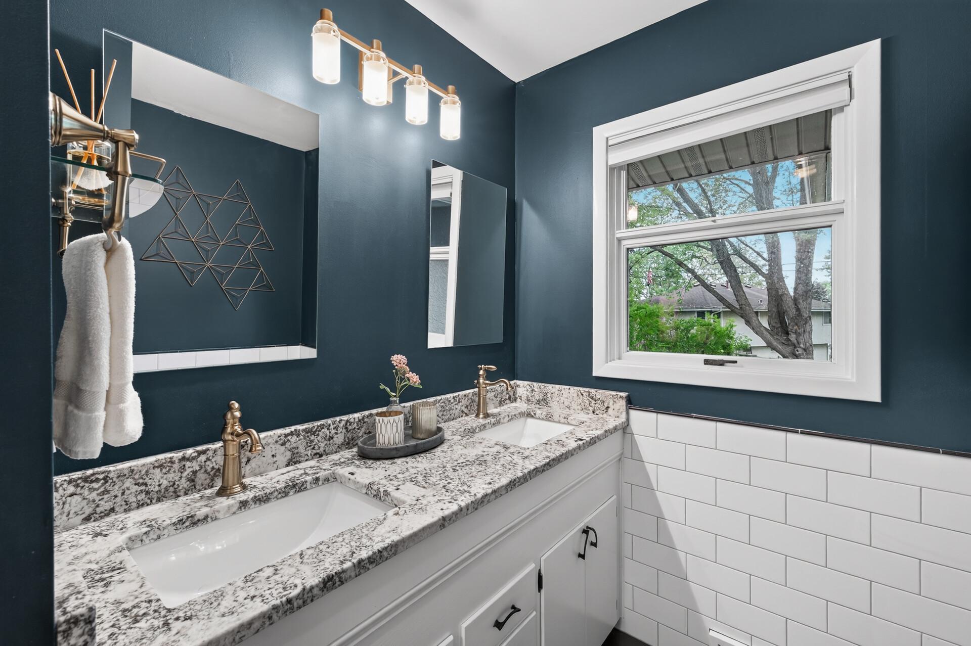 5221 Quebec Avenue N Property Photo 16