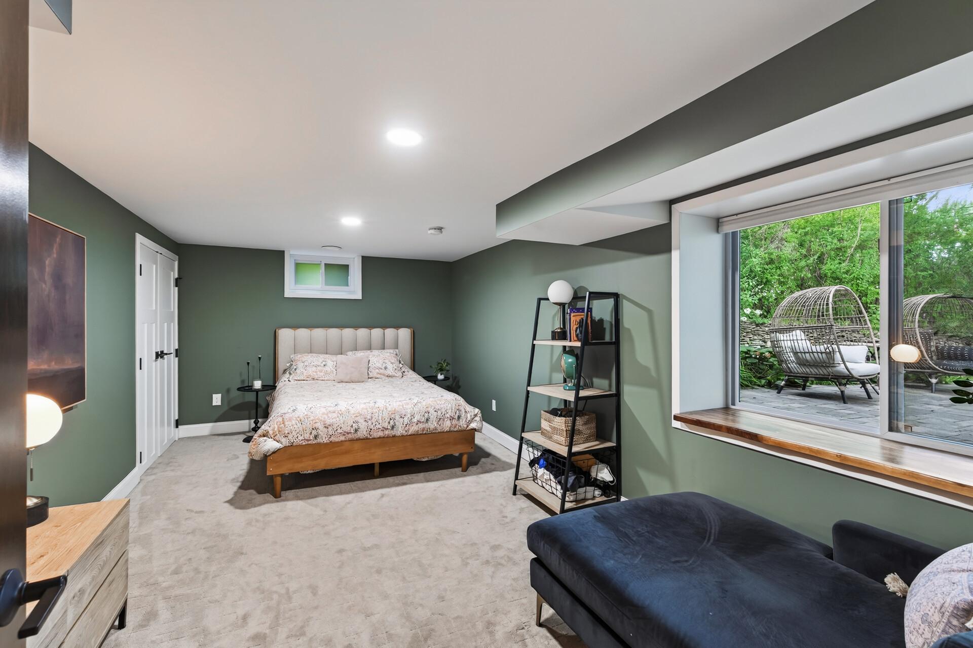5221 Quebec Avenue N Property Photo 23