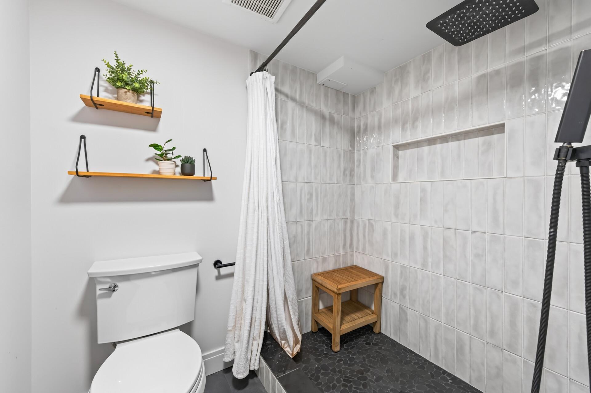 5221 Quebec Avenue N Property Photo 26