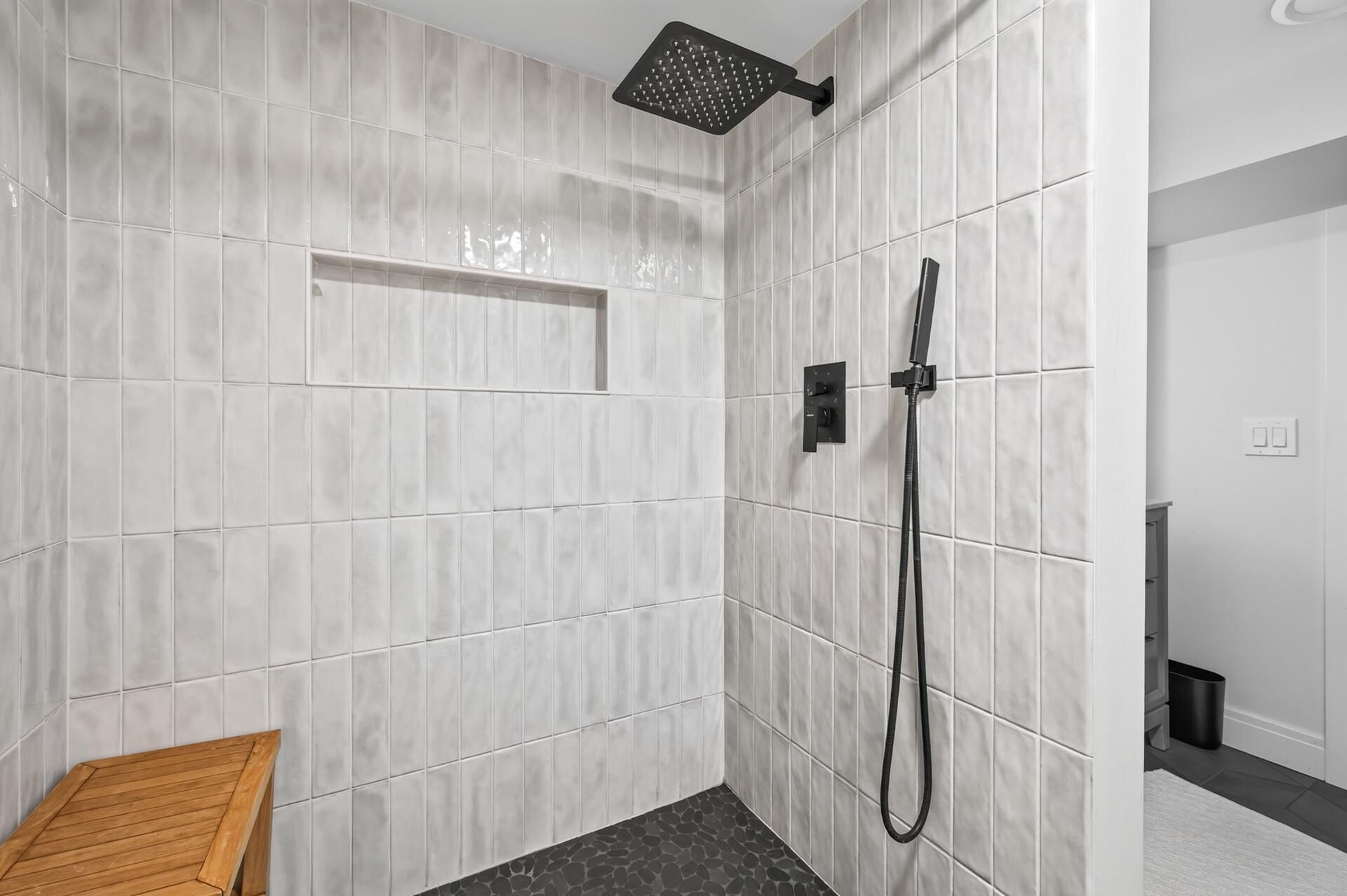 5221 Quebec Avenue N Property Photo 27