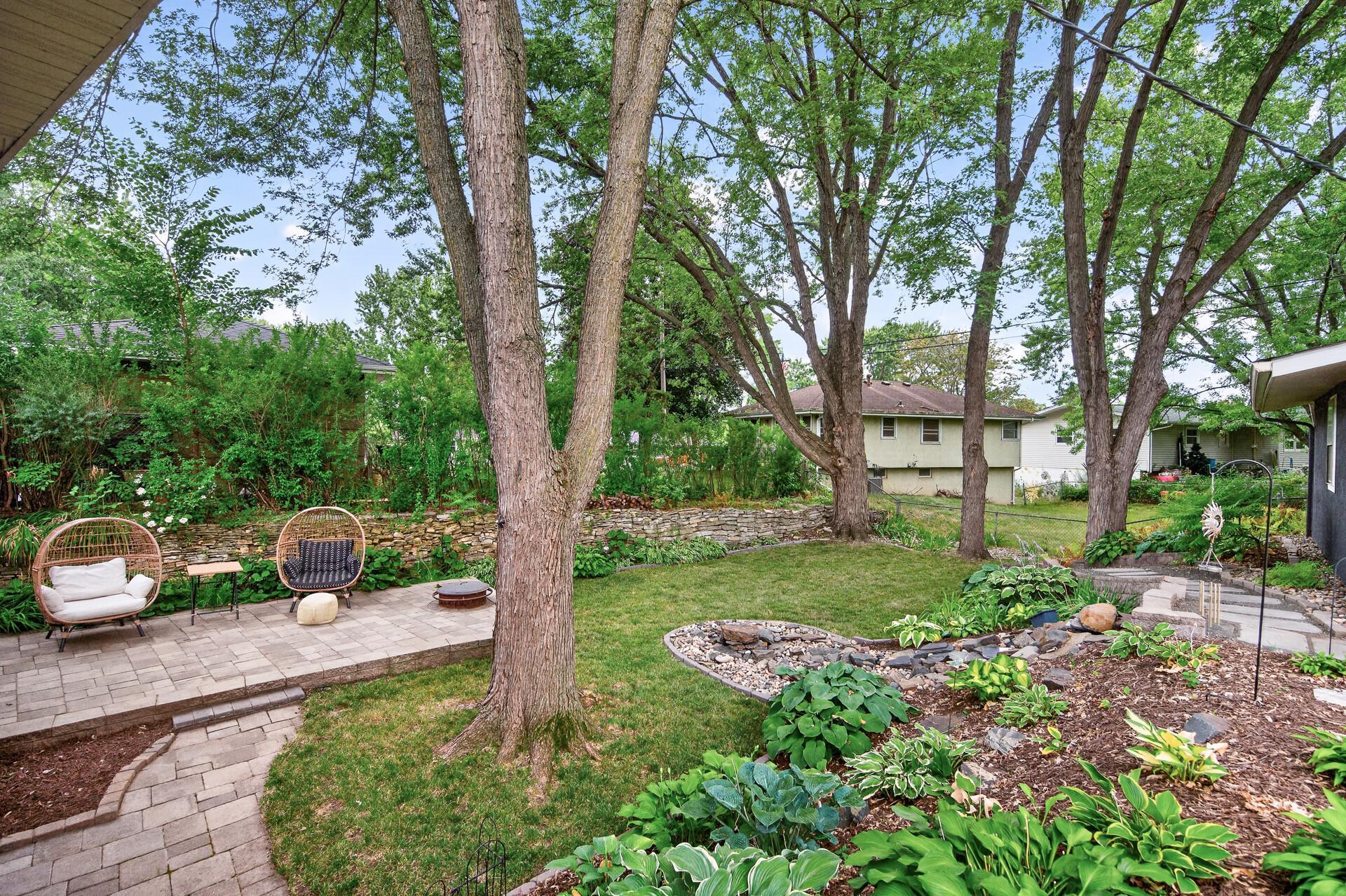 5221 Quebec Avenue N Property Photo 31