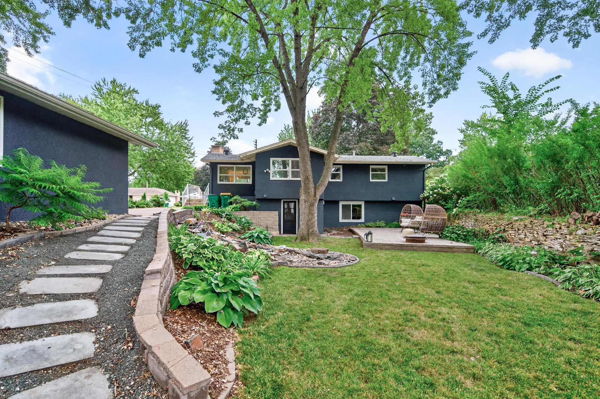 5221 Quebec Avenue N Property Photo 33