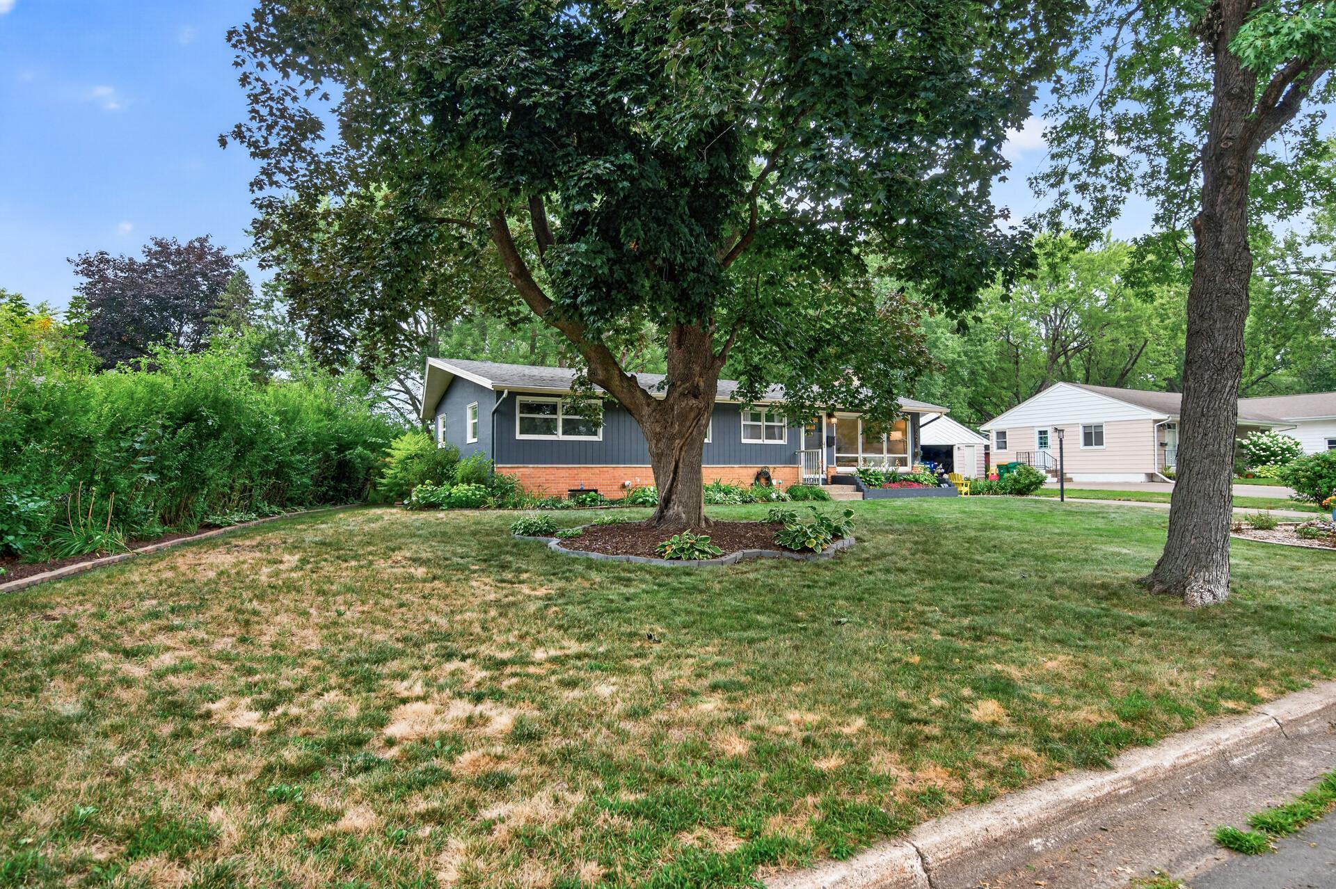 5221 Quebec Avenue N Property Photo 37