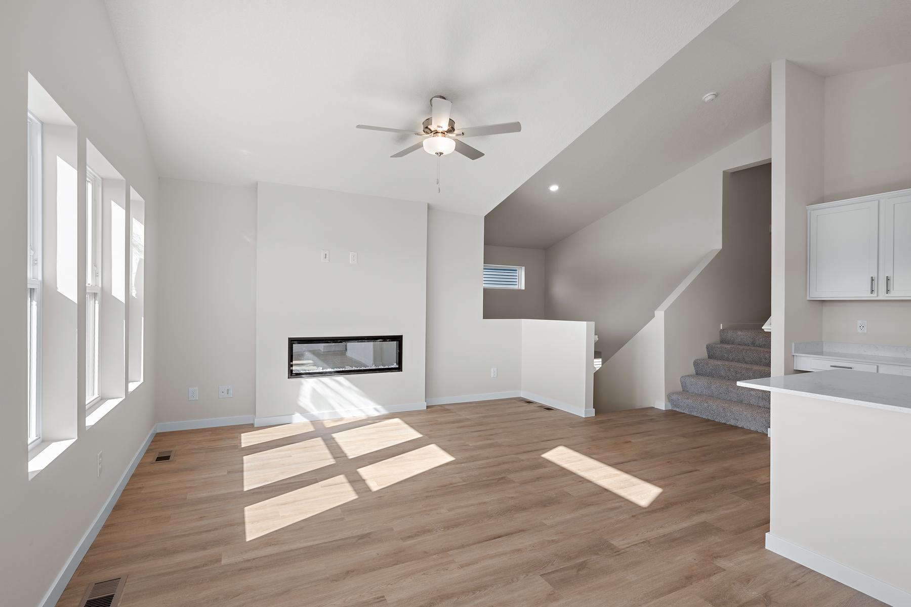 606 Redwood Loop N Property Photo 13