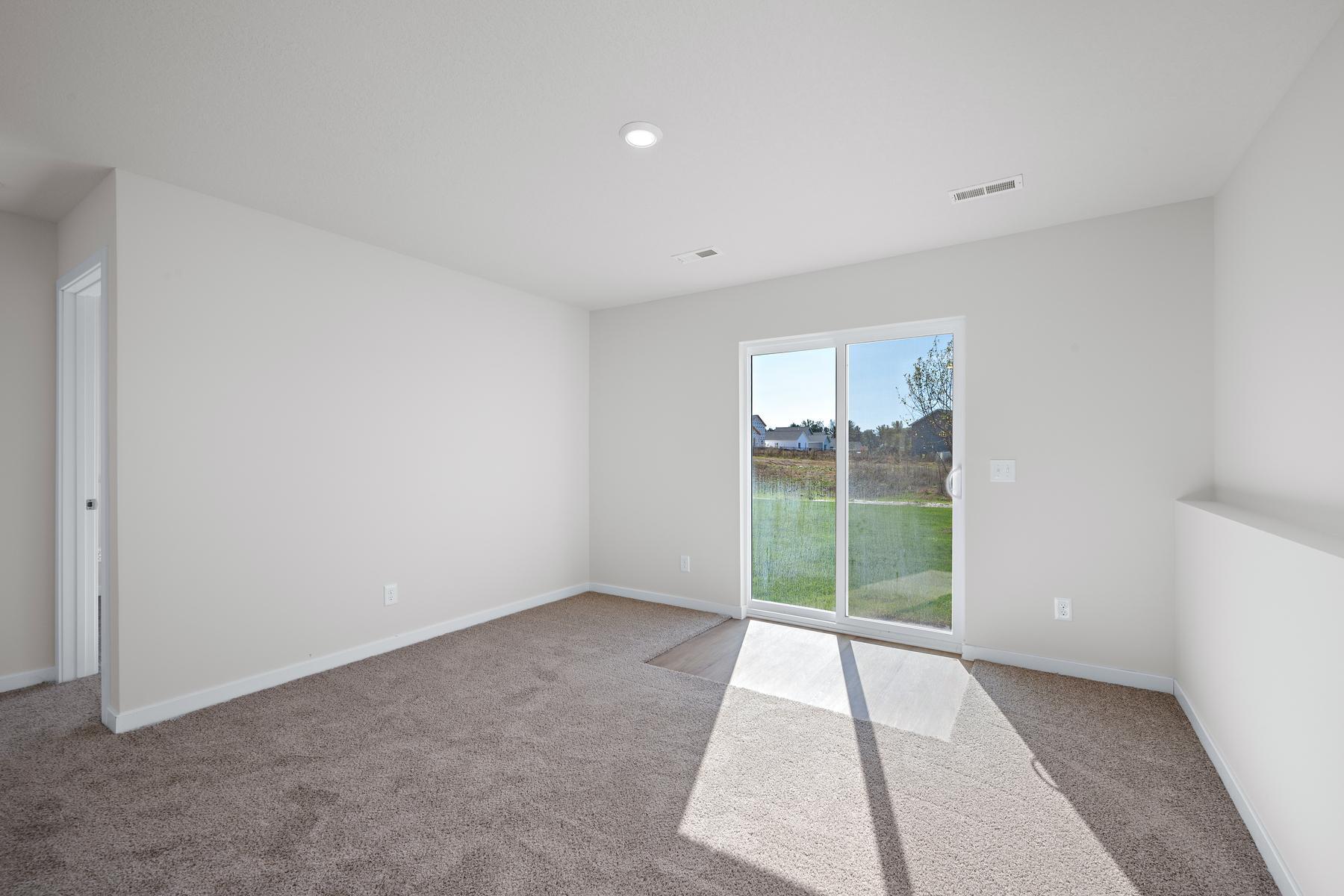 606 Redwood Loop N Property Photo 14