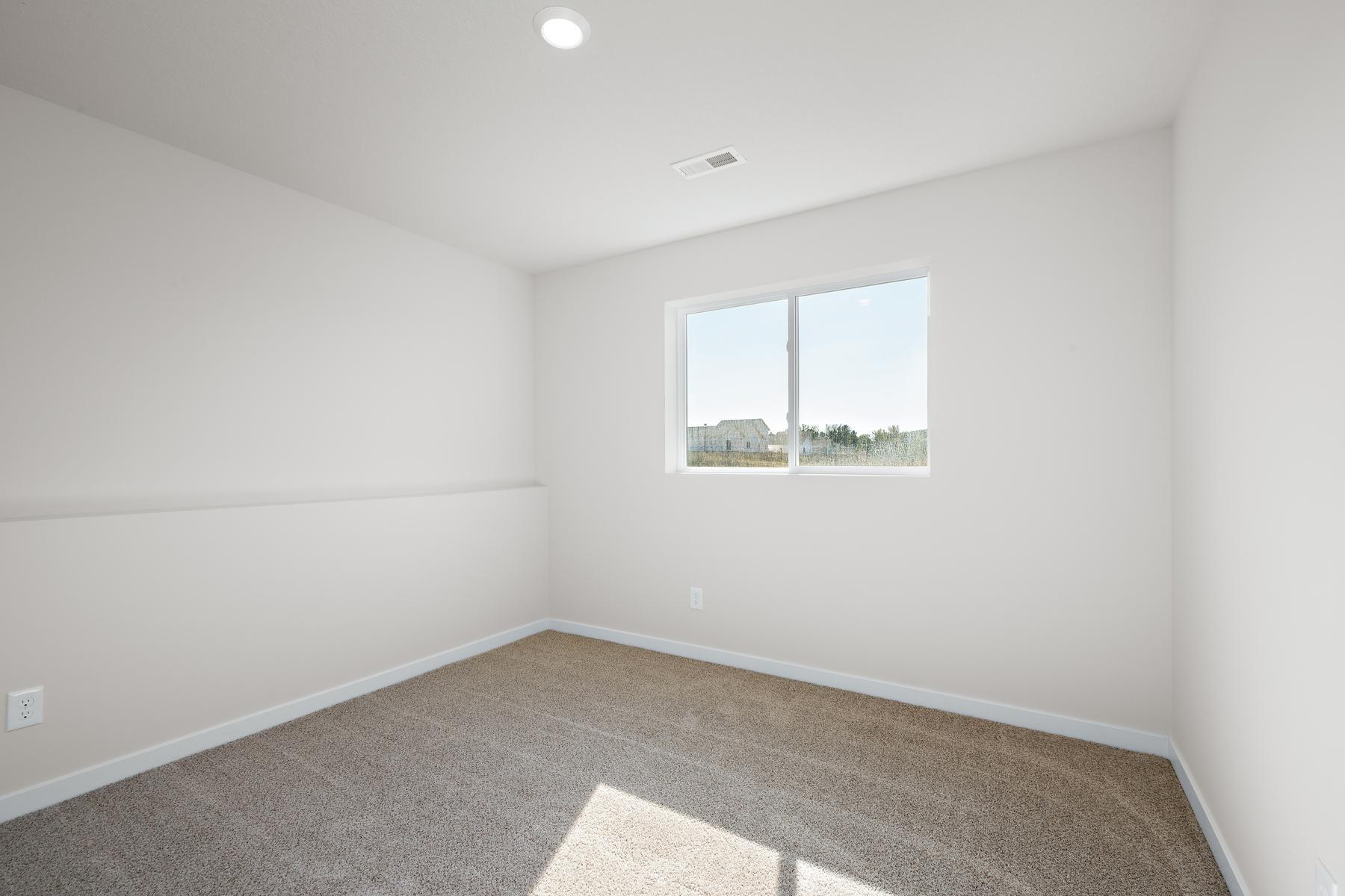 606 Redwood Loop N Property Photo 16