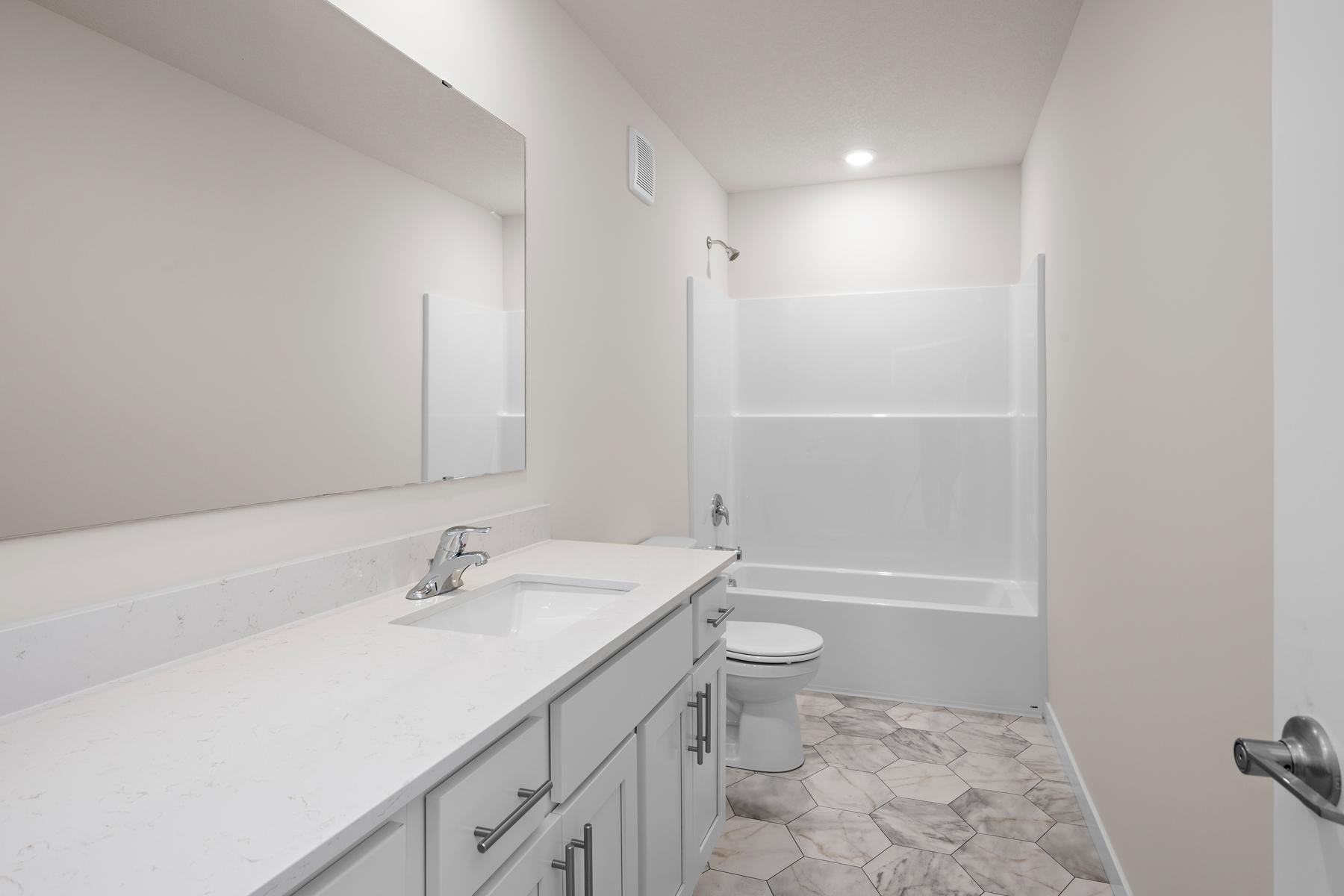 606 Redwood Loop N Property Photo 19