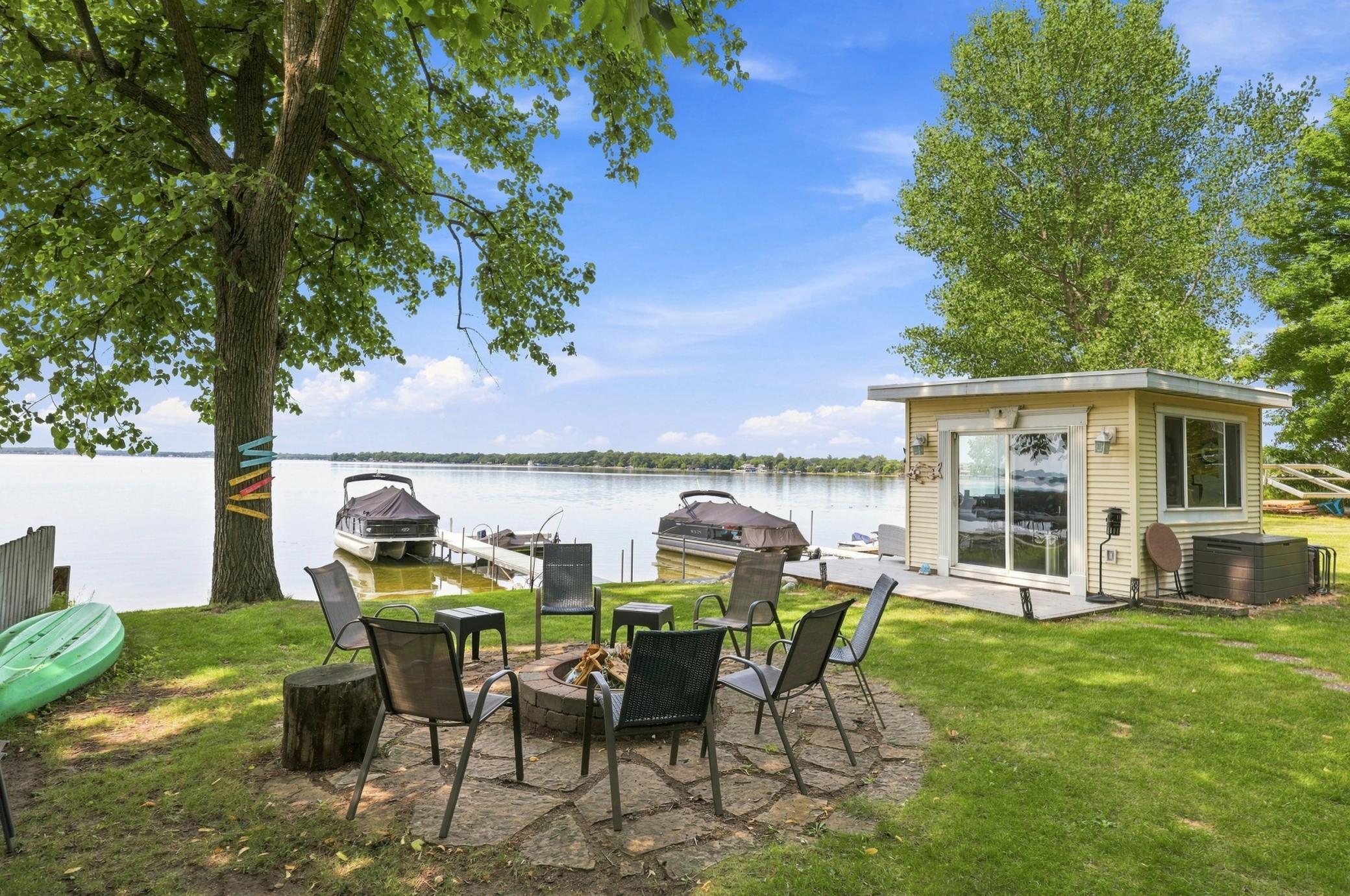 1244 E Shore Drive Property Photo 2