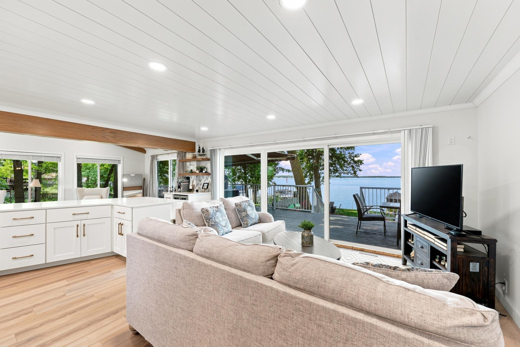 1244 E Shore Drive Property Photo 11