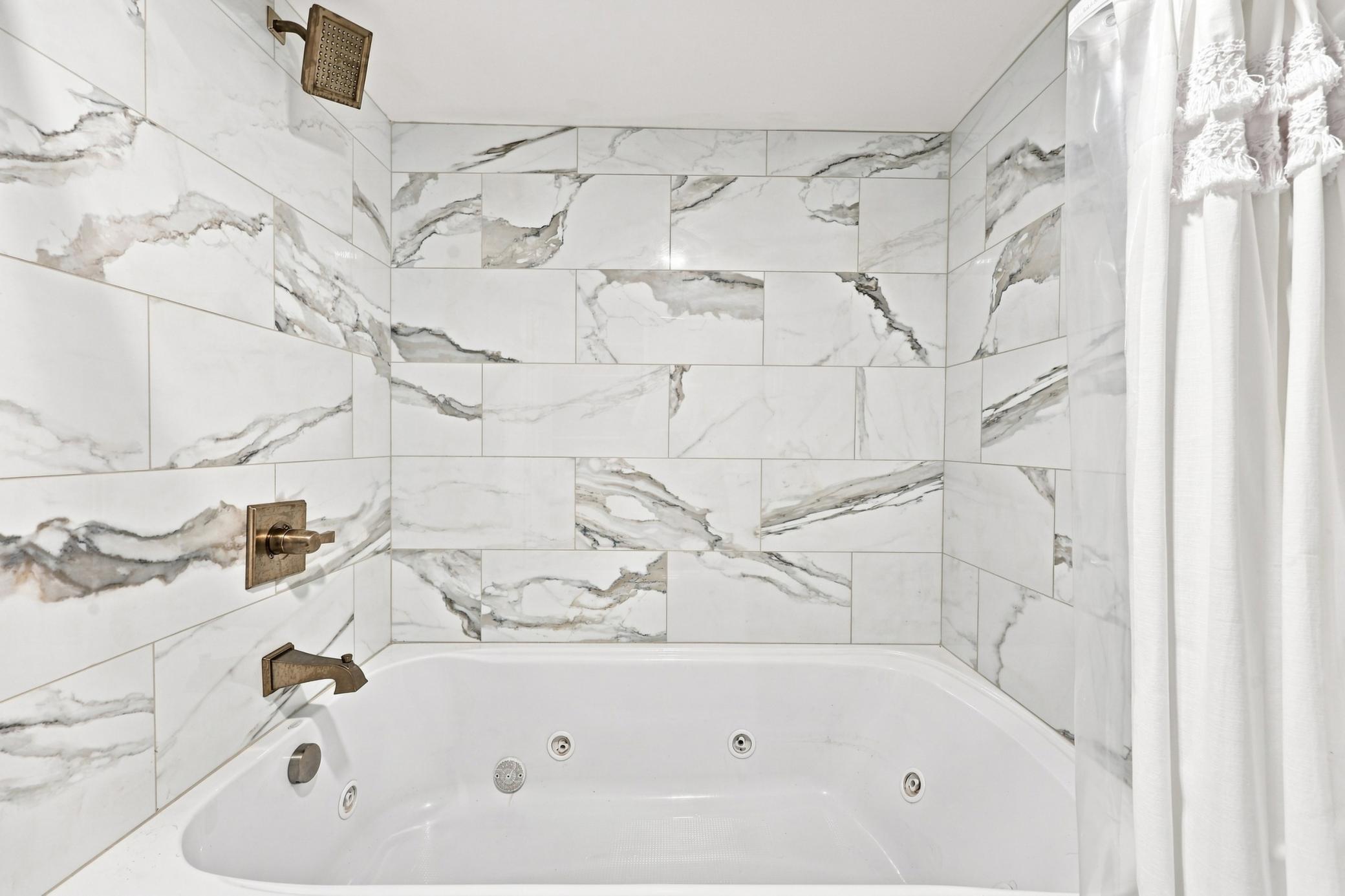 1244 E Shore Drive Property Photo 25