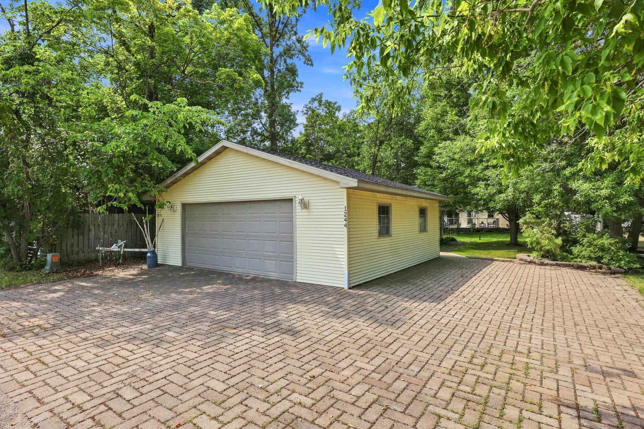 1244 E Shore Drive Property Photo 39
