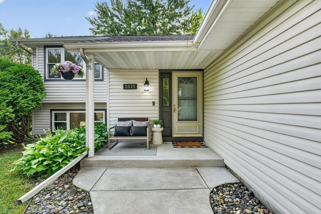 2635 Hydram Avenue N Property Photo 3