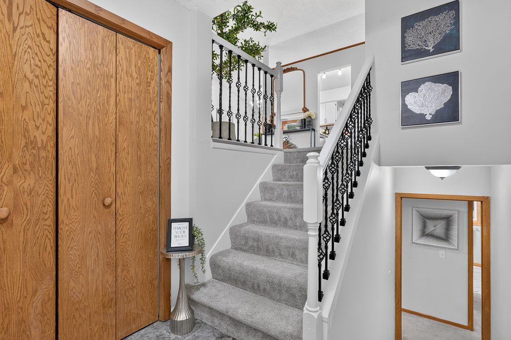 2635 Hydram Avenue N Property Photo 4