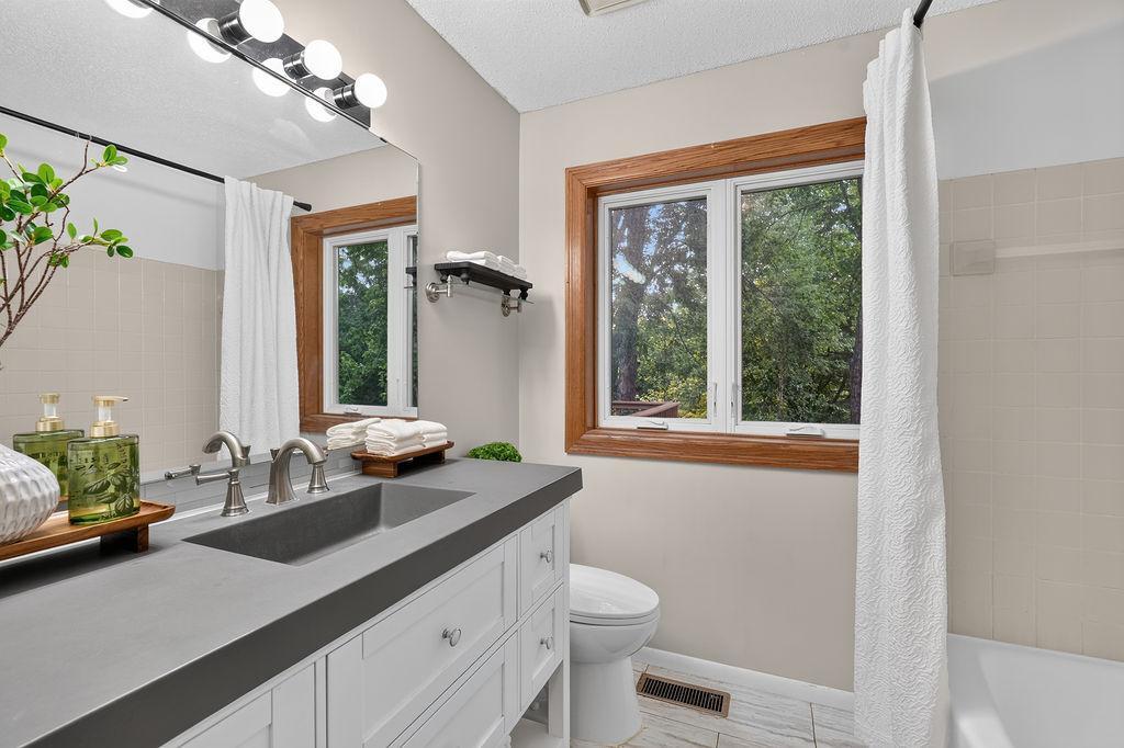 2635 Hydram Avenue N Property Photo 33