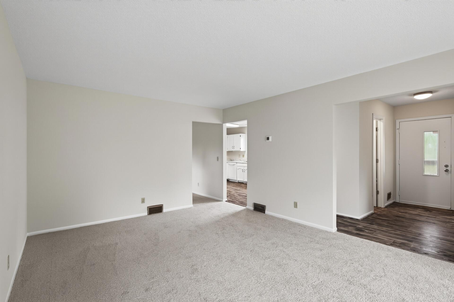 3429 Pilgrim Lane N Property Photo 3
