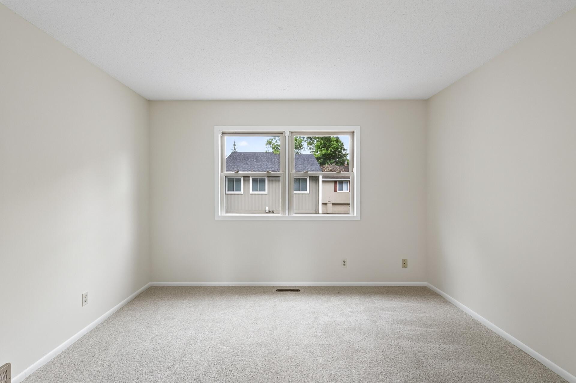 3429 Pilgrim Lane N Property Photo 13