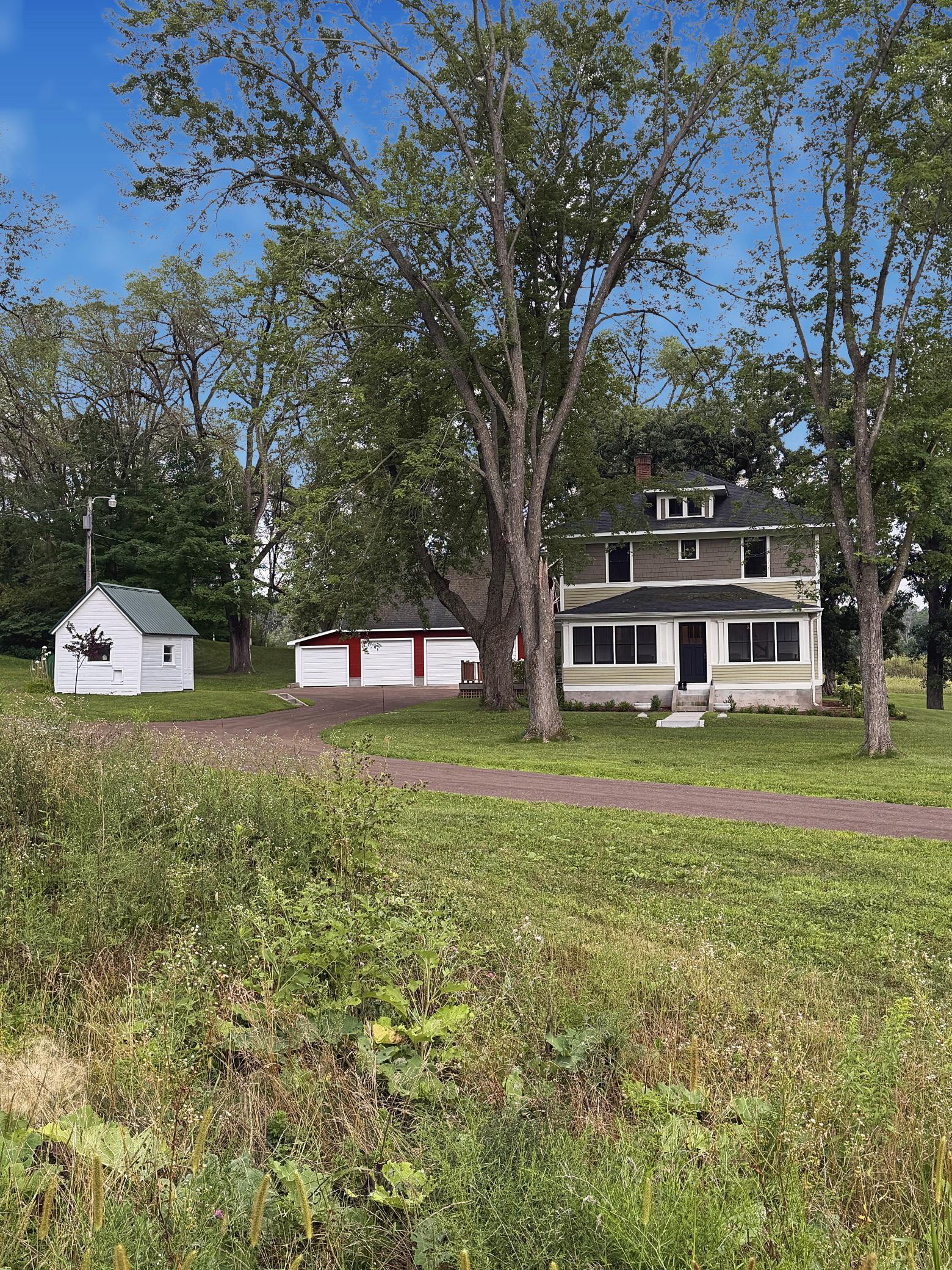 360 144th Avenue Property Photo 1