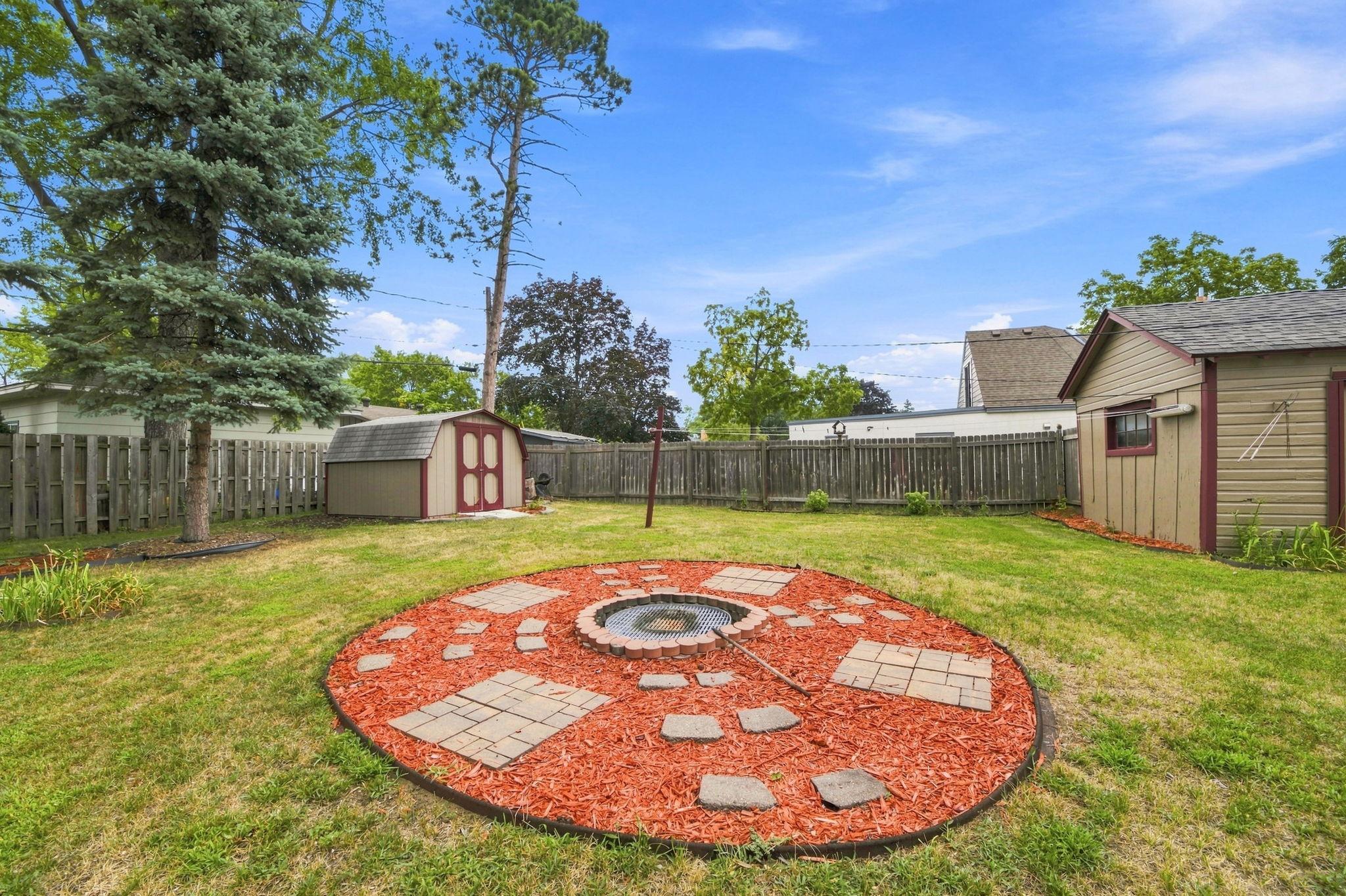 851 Brisbin Street Property Photo 34