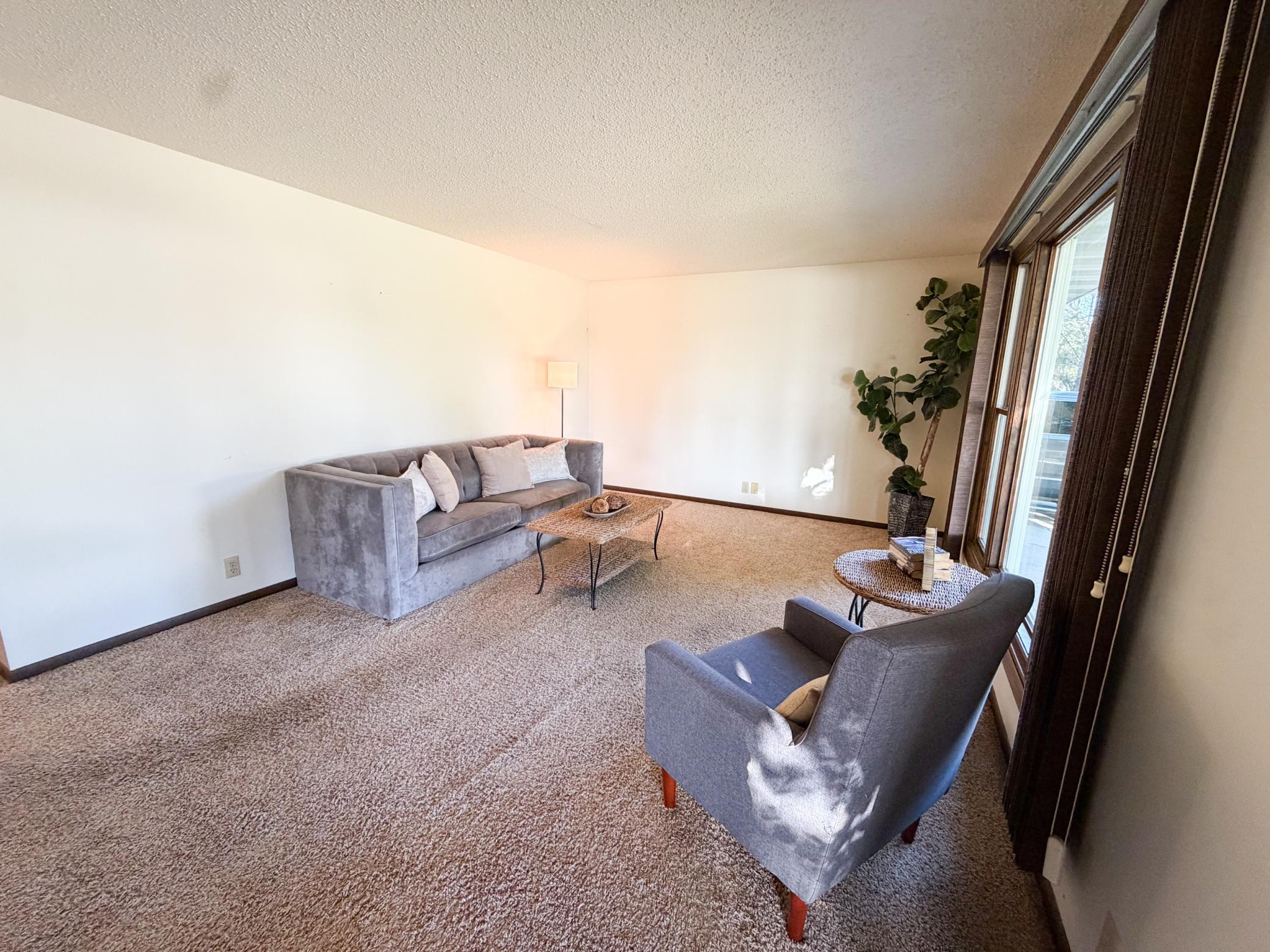 962 Miles Drive Property Photo 5