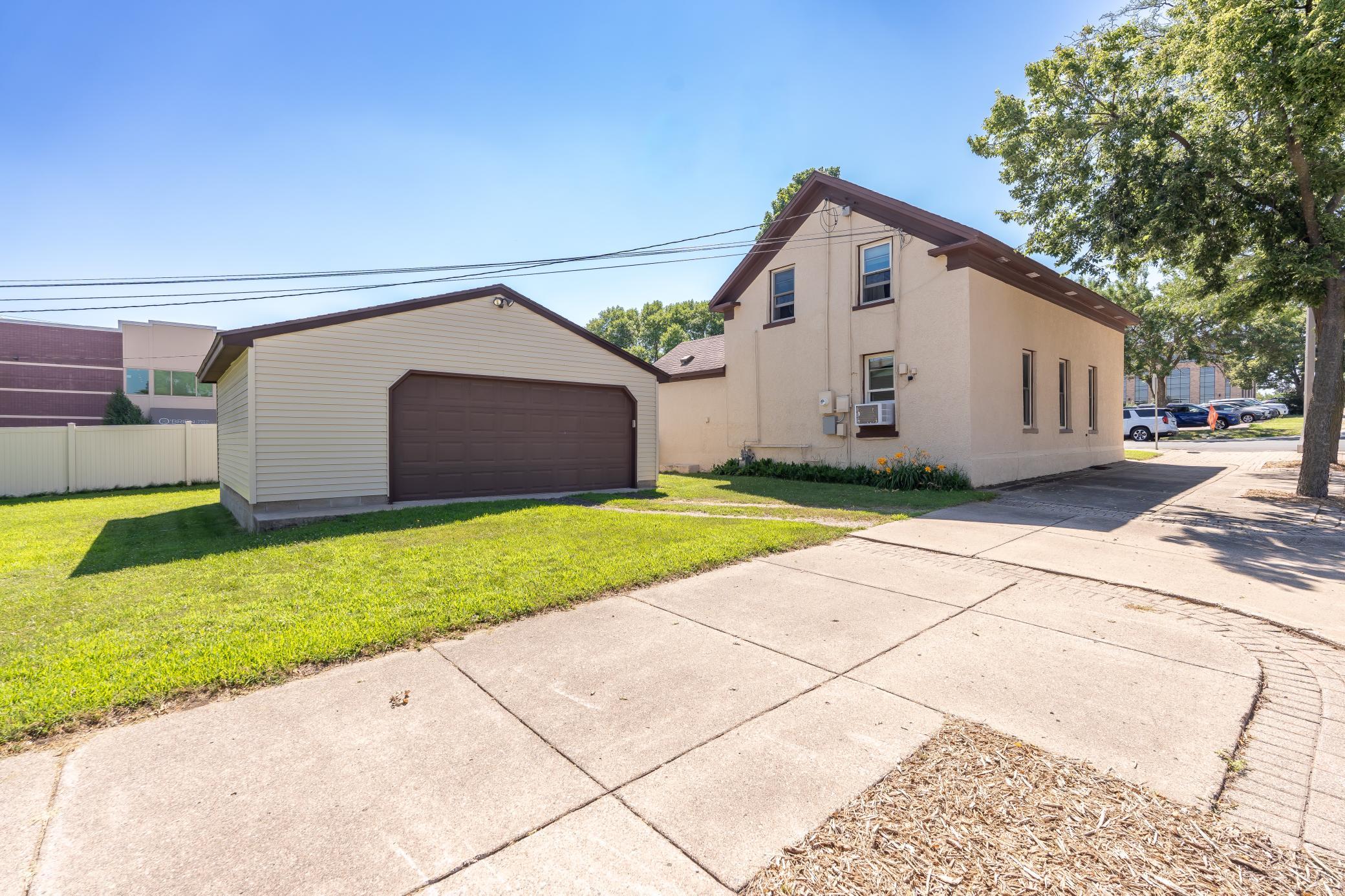239 3rd Avenue W Property Photo 3