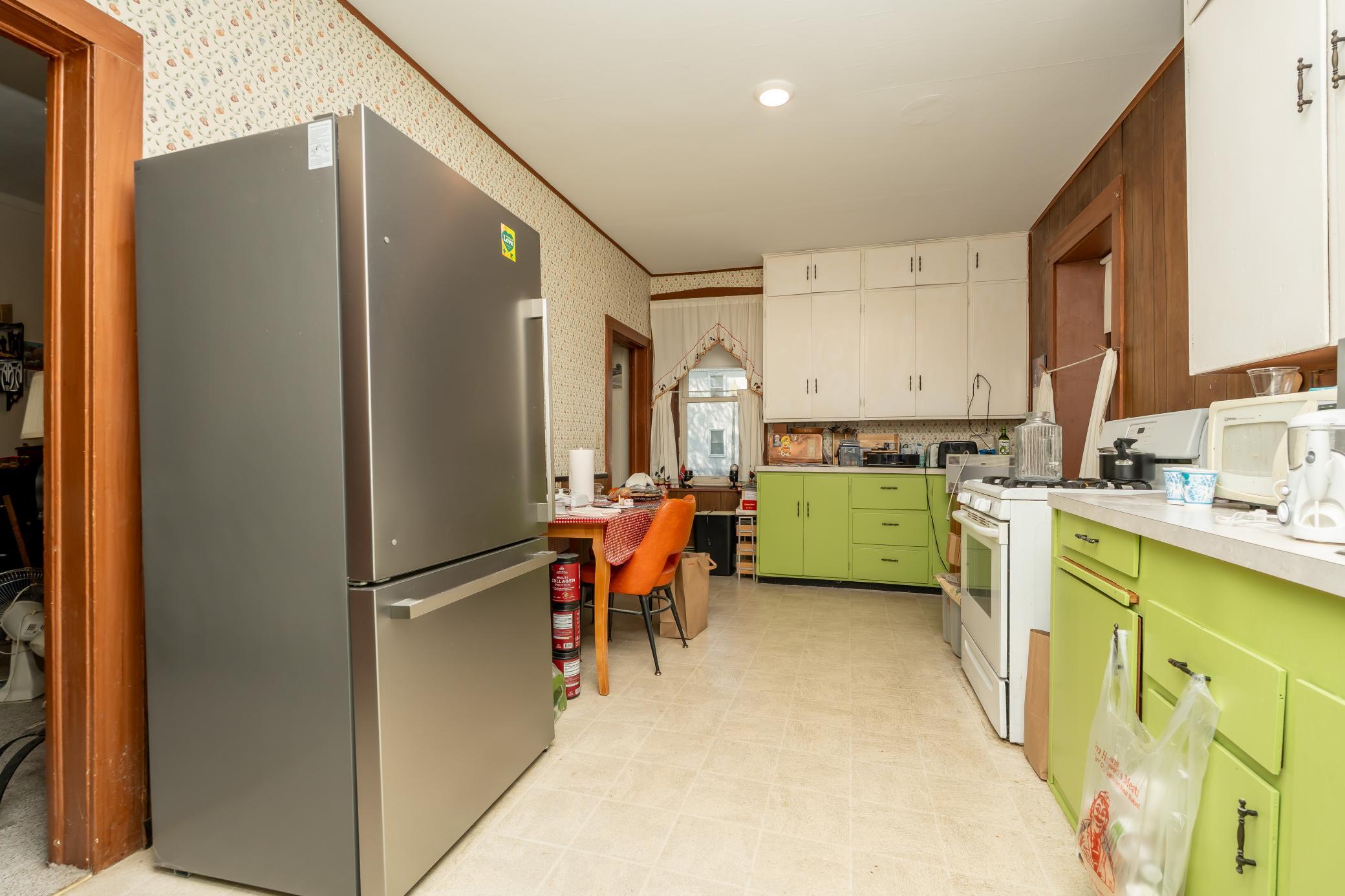 239 3rd Avenue W Property Photo 6
