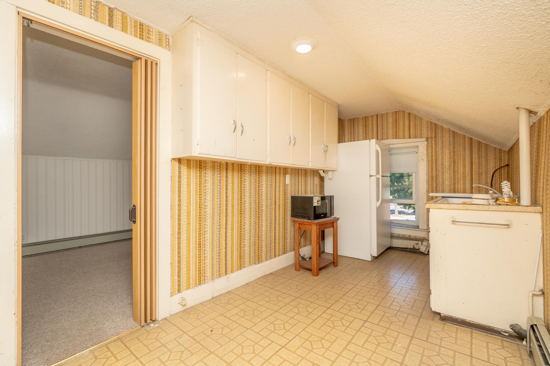 239 3rd Avenue W Property Photo 12