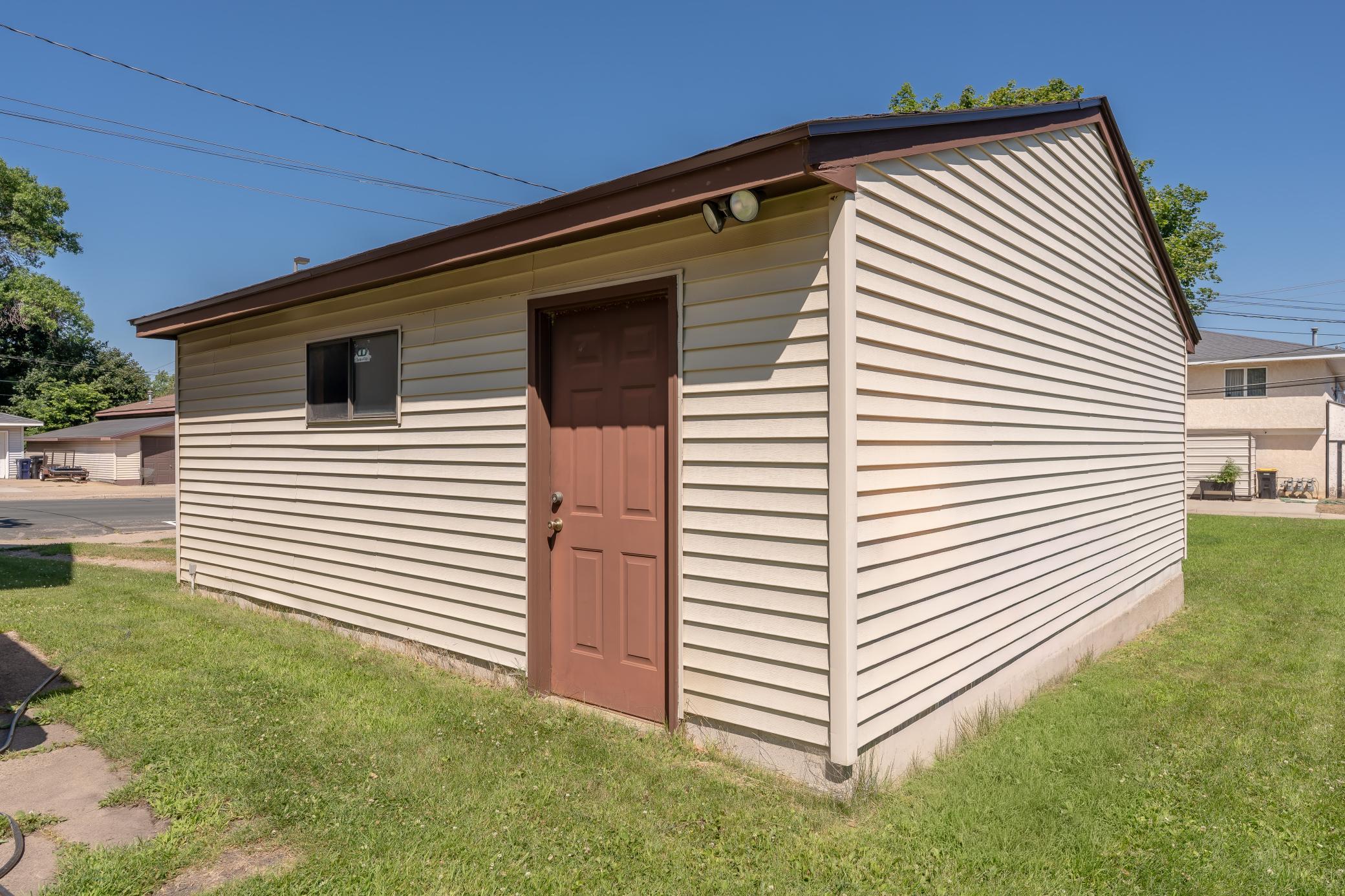 239 3rd Avenue W Property Photo 15