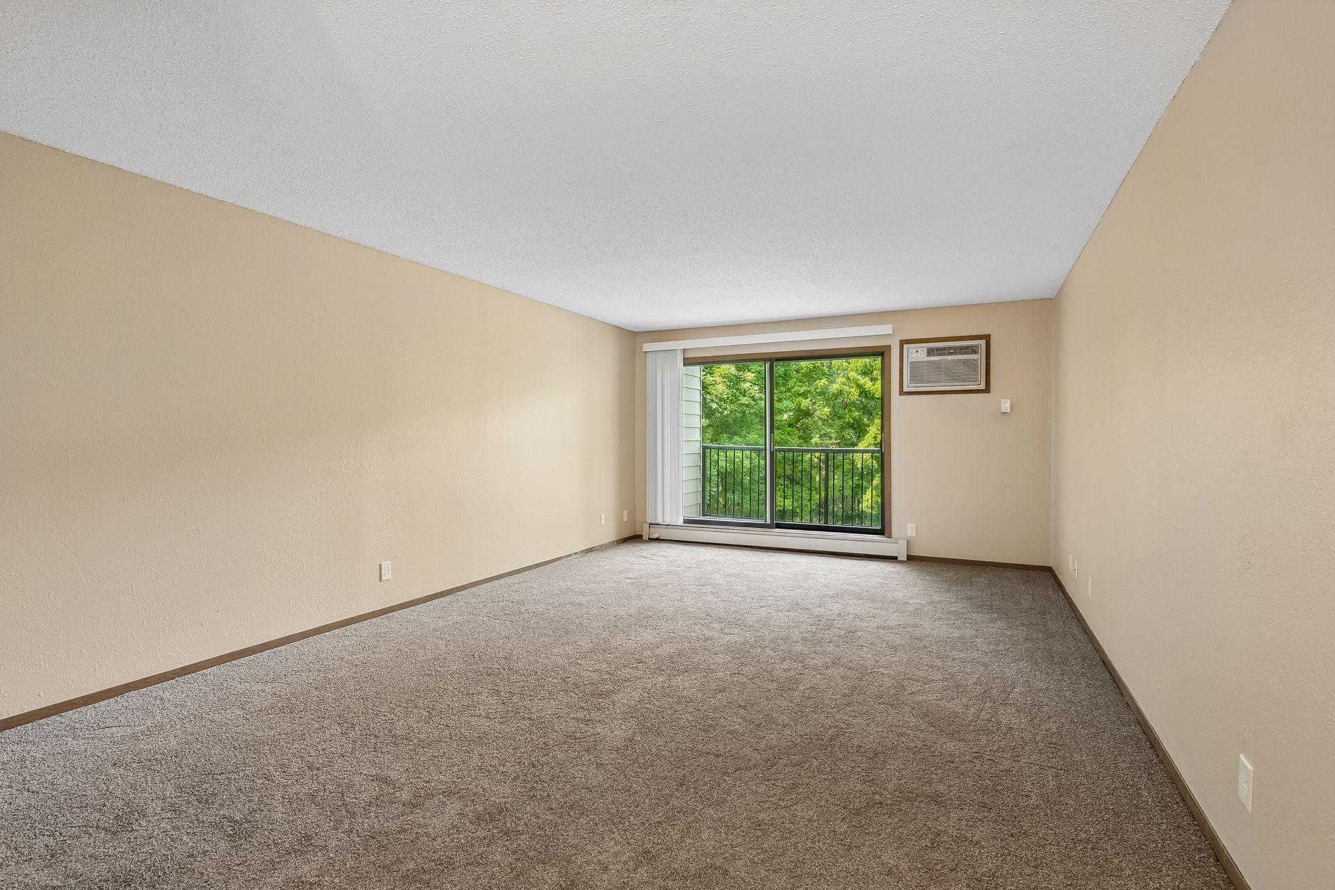 4 Pine Tree Drive 215 Property Photo 10