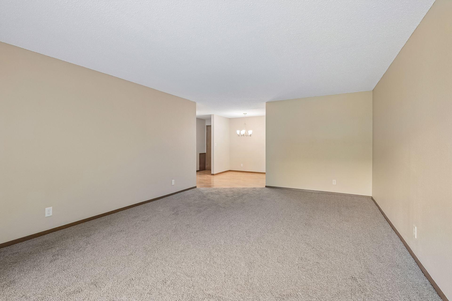 4 Pine Tree Drive 215 Property Photo 12