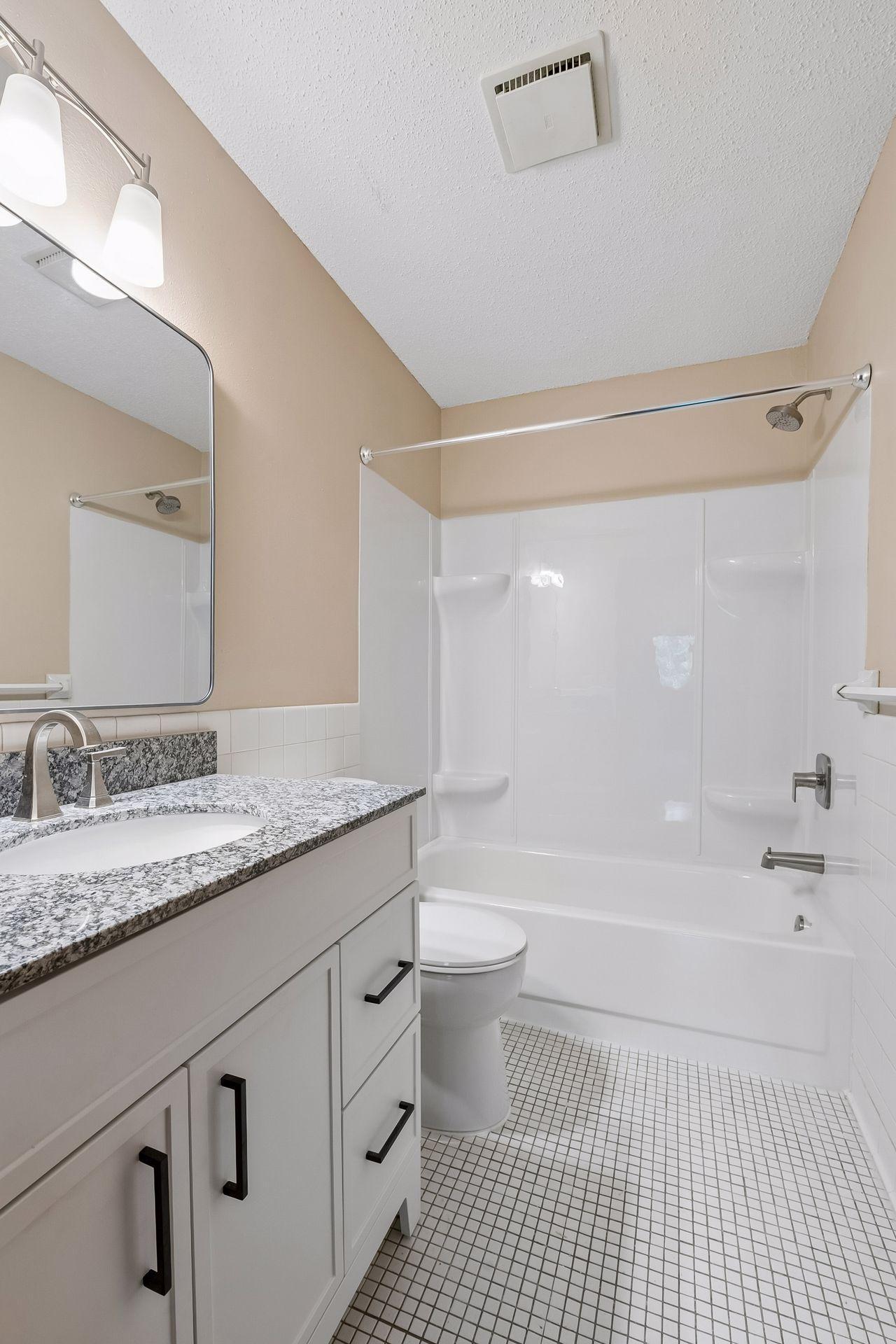 4 Pine Tree Drive 215 Property Photo 14