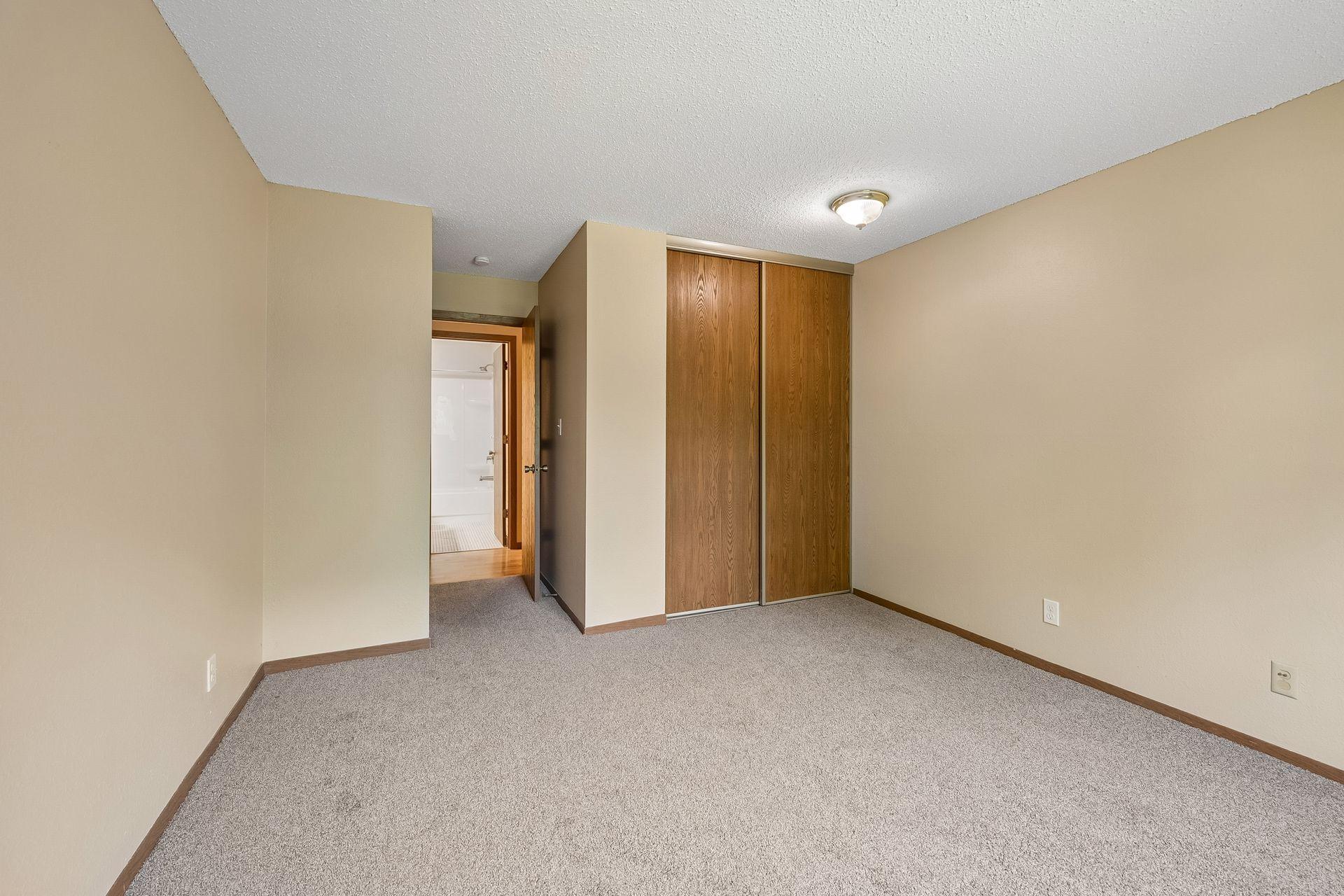 4 Pine Tree Drive 215 Property Photo 17