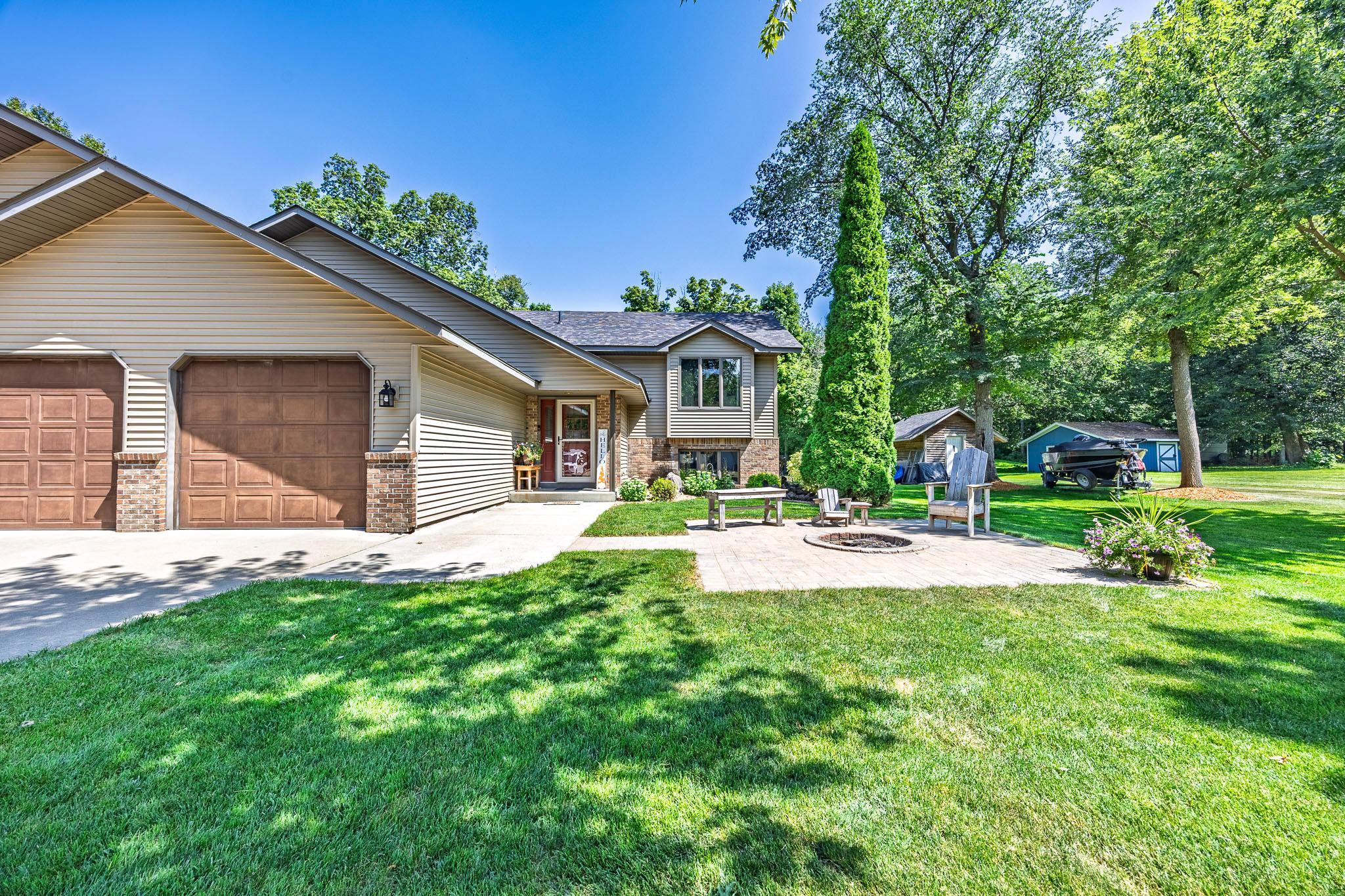 31955 Maple Haven Property Photo 2