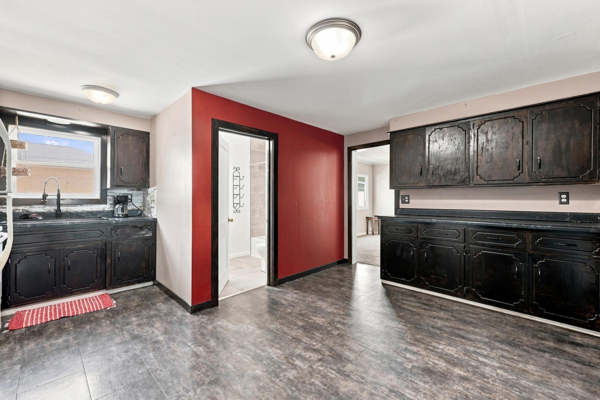 802 Hobart Street Property Photo 4