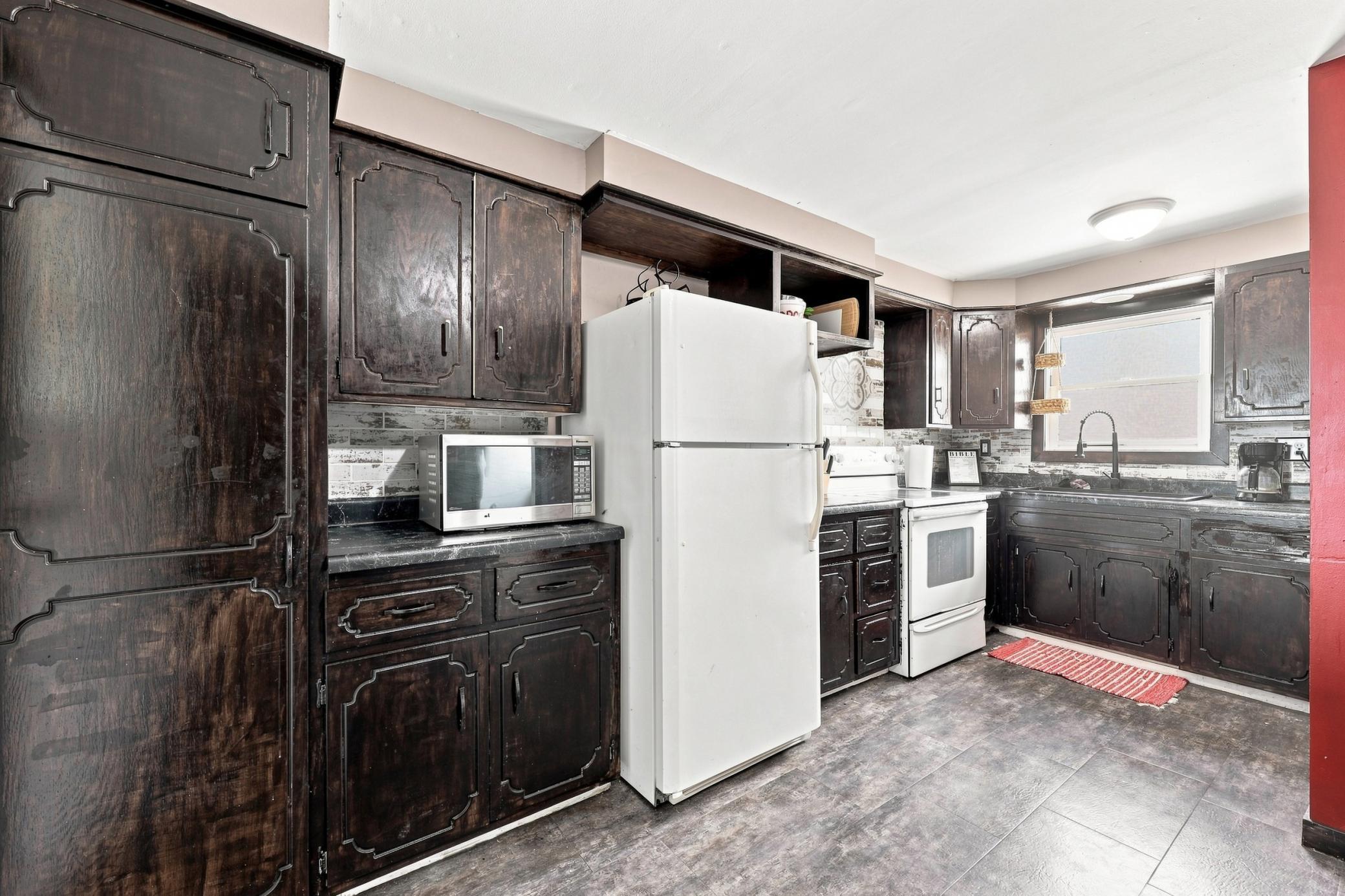 802 Hobart Street Property Photo 6