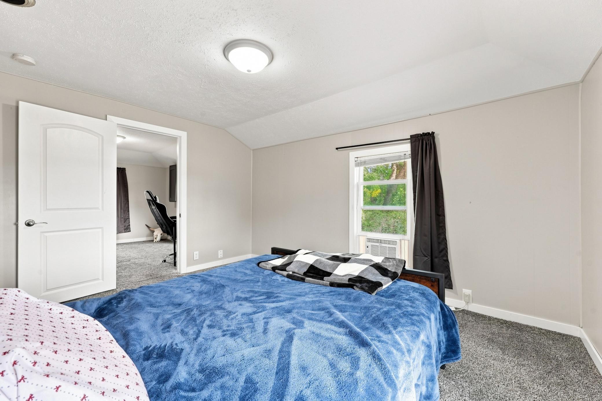 802 Hobart Street Property Photo 25